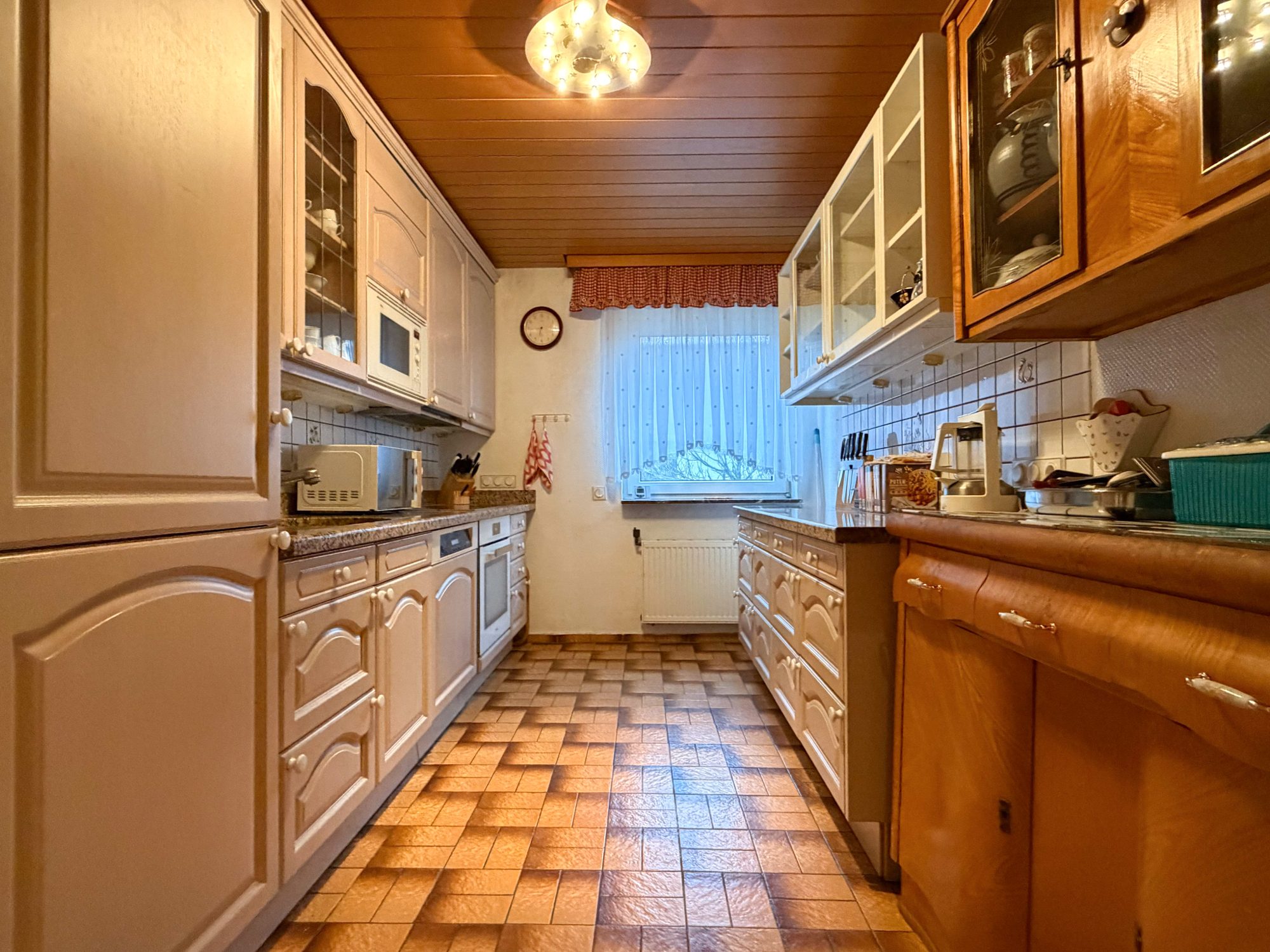 Immobilienangebot - Düsseldorf - Alle - Düsseldorf-Eller: Sanierungsbedürftiges Zweifamilienhaus mit vielfältigem Entwicklungspotenzial!