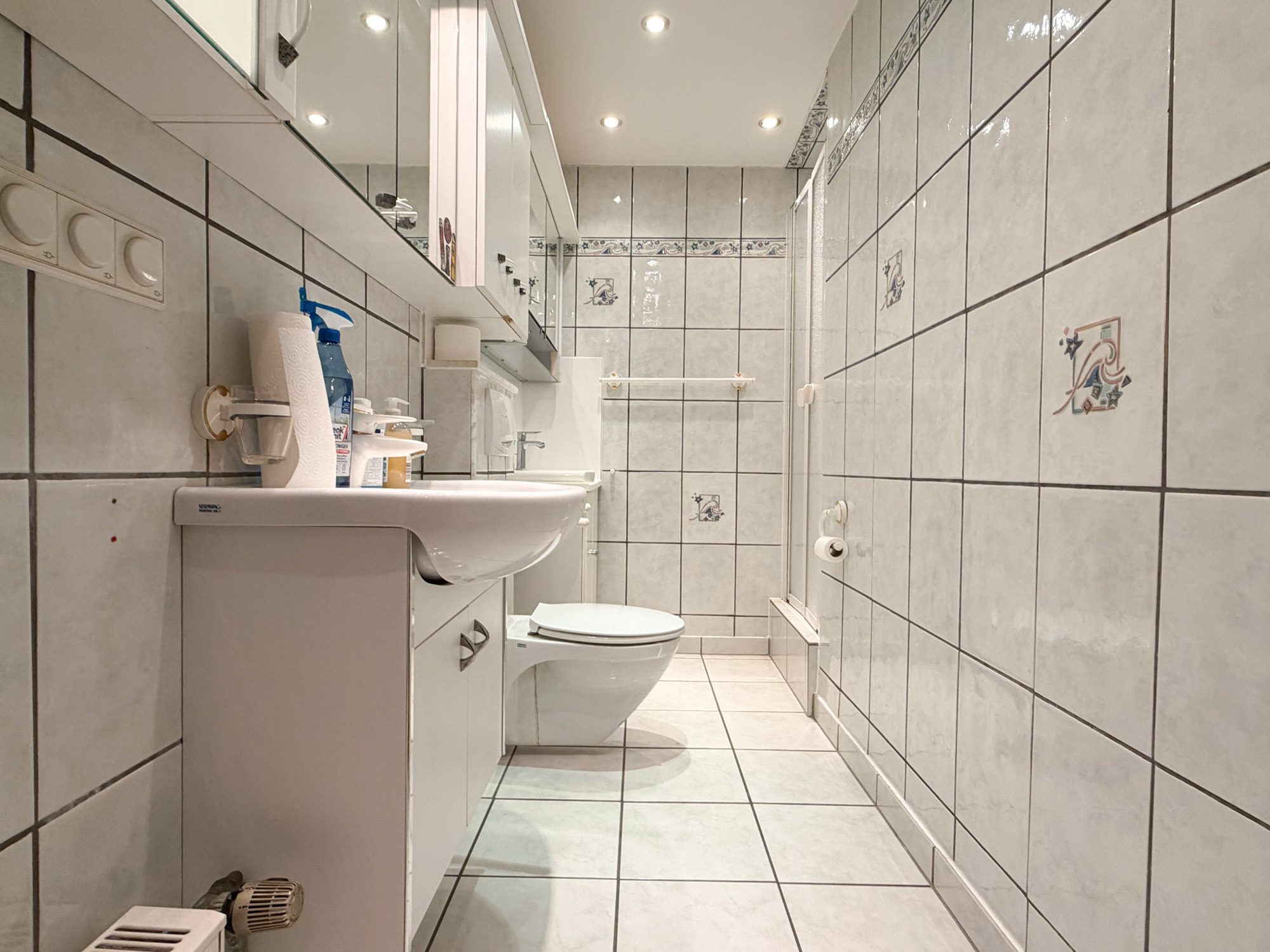 Immobilienangebot - Düsseldorf - Alle - Düsseldorf-Eller: Sanierungsbedürftiges Zweifamilienhaus mit vielfältigem Entwicklungspotenzial!
