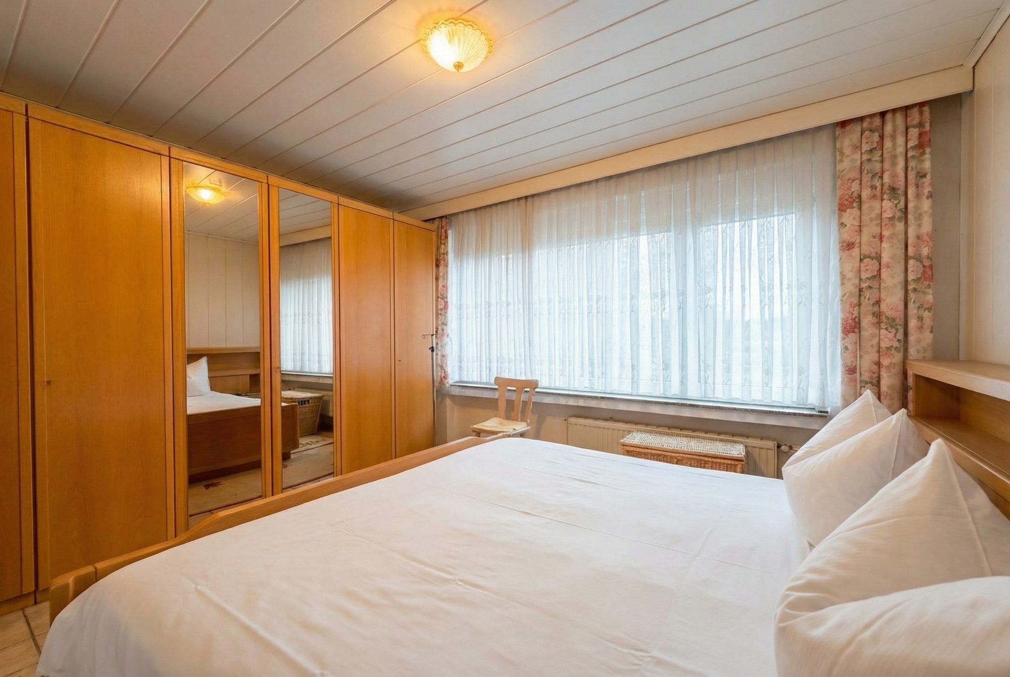 Immobilienangebot - Düsseldorf - Alle - Düsseldorf-Eller: Sanierungsbedürftiges Zweifamilienhaus mit vielfältigem Entwicklungspotenzial!