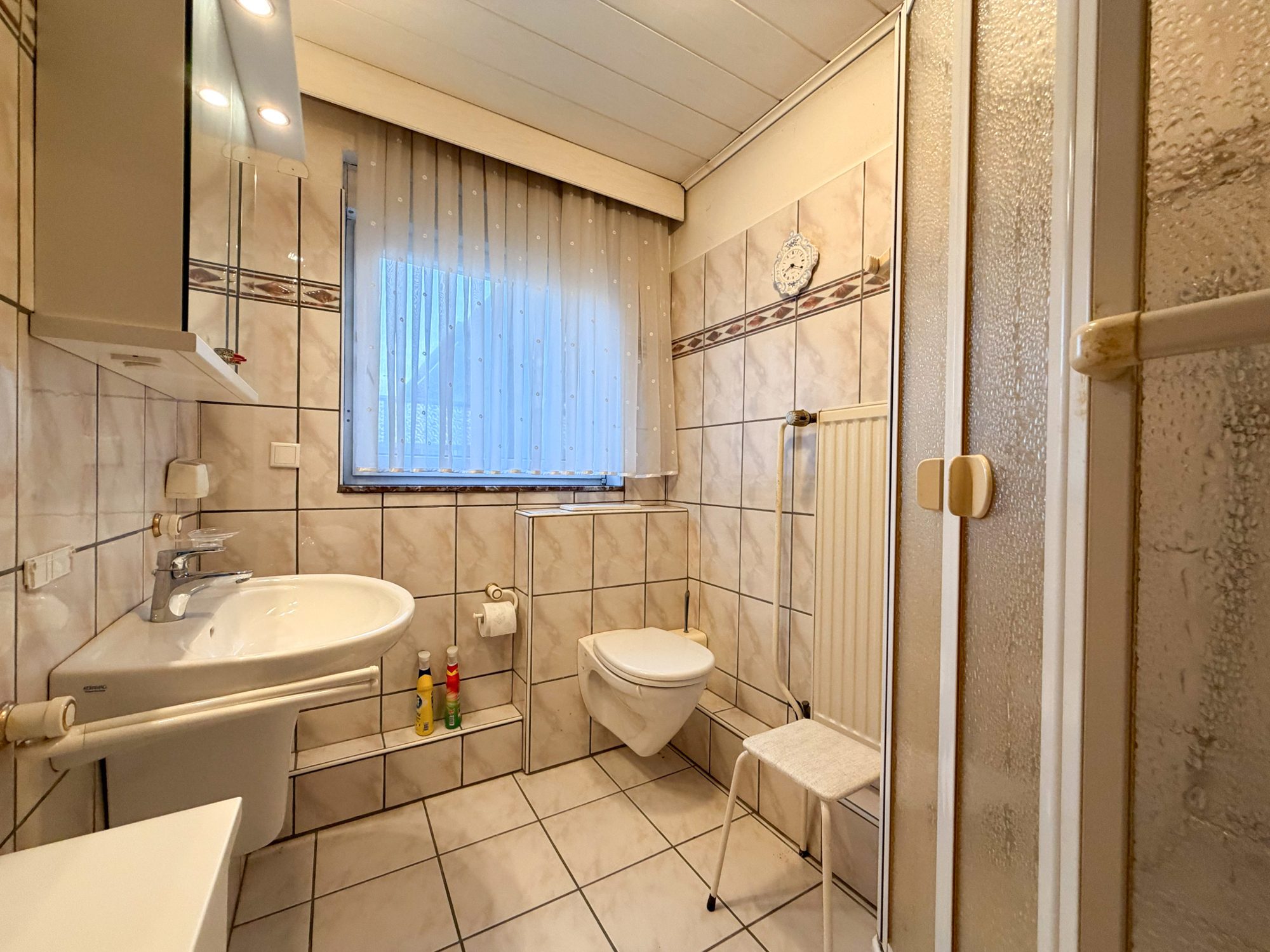 Immobilienangebot - Düsseldorf - Alle - Düsseldorf-Eller: Sanierungsbedürftiges Zweifamilienhaus mit vielfältigem Entwicklungspotenzial!