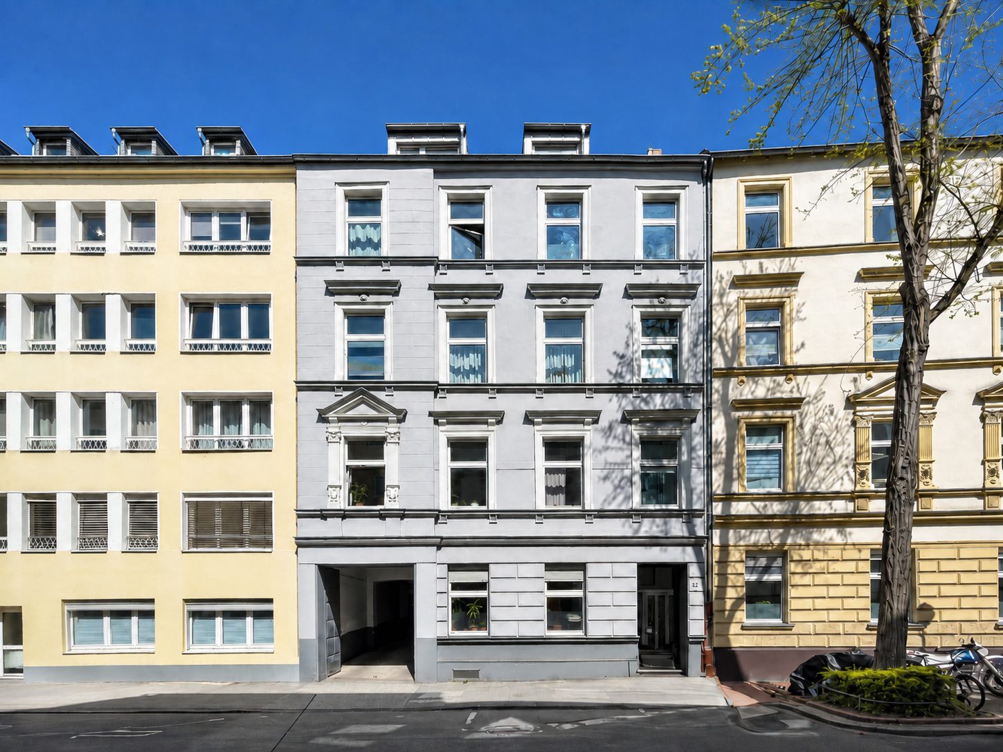 Immobilienangebot - Düsseldorf - Alle - Oberbilk: Wohn- & Geschäftshaus mit nachhaltigem Ertrag und Entwicklungspotenzial in zentraler Lage