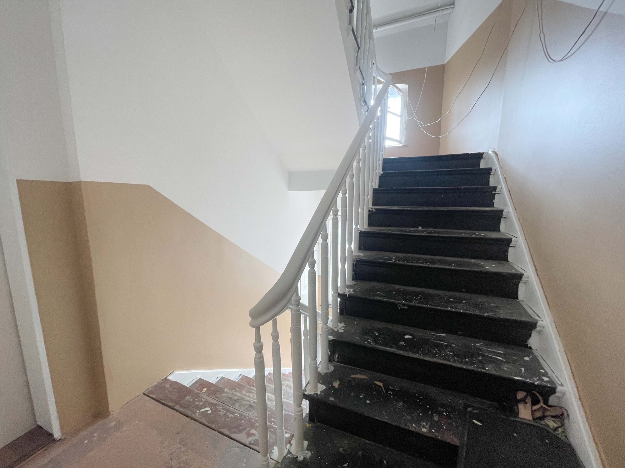 Immobilienangebot - Düsseldorf - Alle - Solides Anlageobjekt: Wohn- & Geschäftshaus mit 8 Wohneinheiten und 2 Gewerbeeinheiten in Lierenfeld