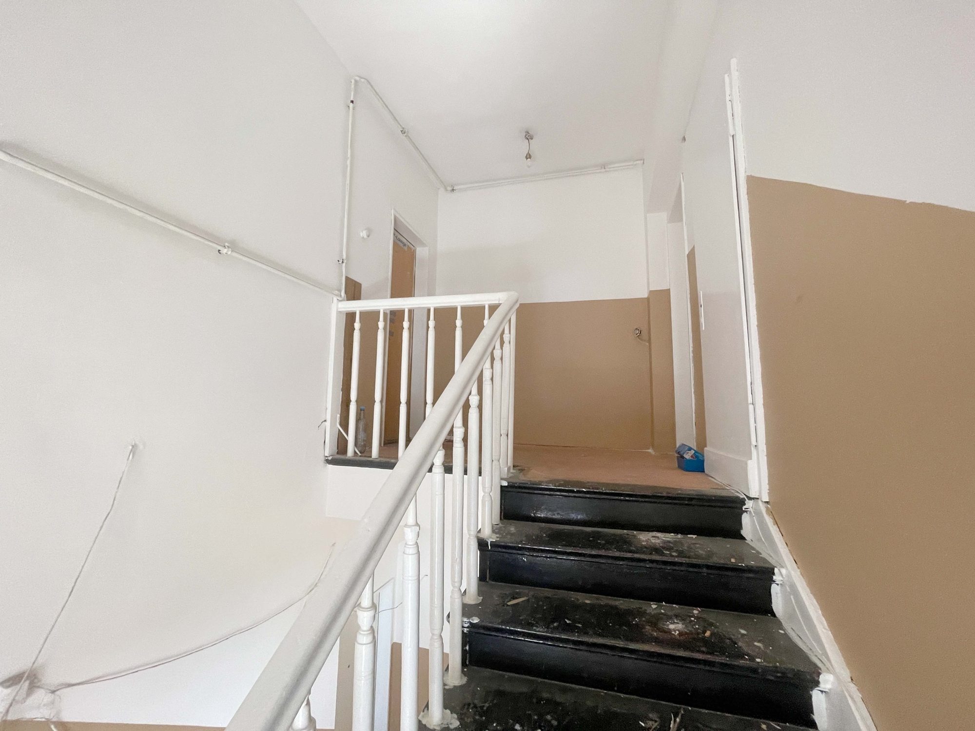 Immobilienangebot - Düsseldorf - Alle - Solides Anlageobjekt: Wohn- & Geschäftshaus mit 8 Wohneinheiten und 2 Gewerbeeinheiten in Lierenfeld