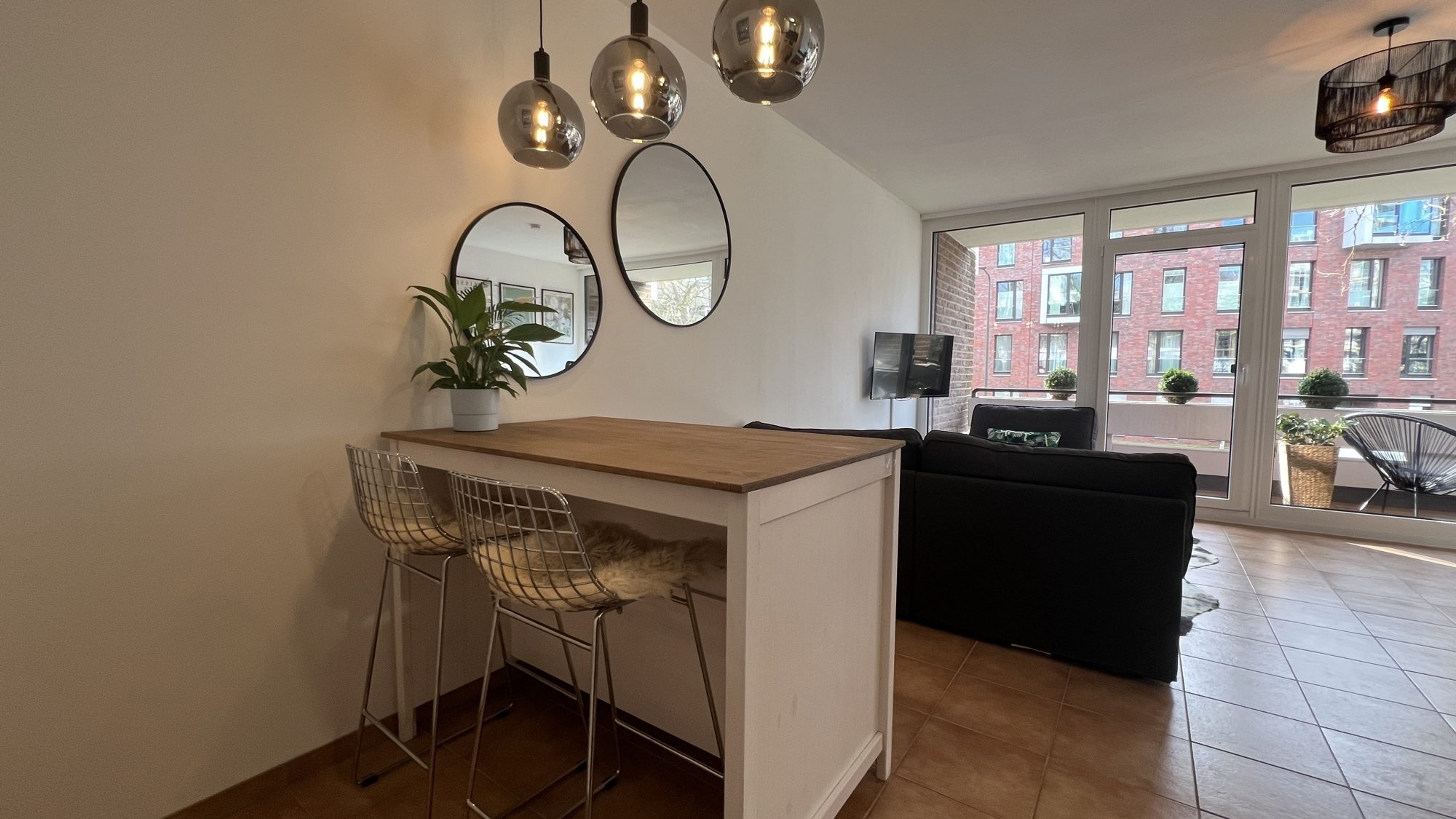 Immobilienangebot - Düsseldorf - Alle - Stilvoll möbliertes Apartment mit Balkon und Fußbodenheizung in begehrter Lage von Oberkassel