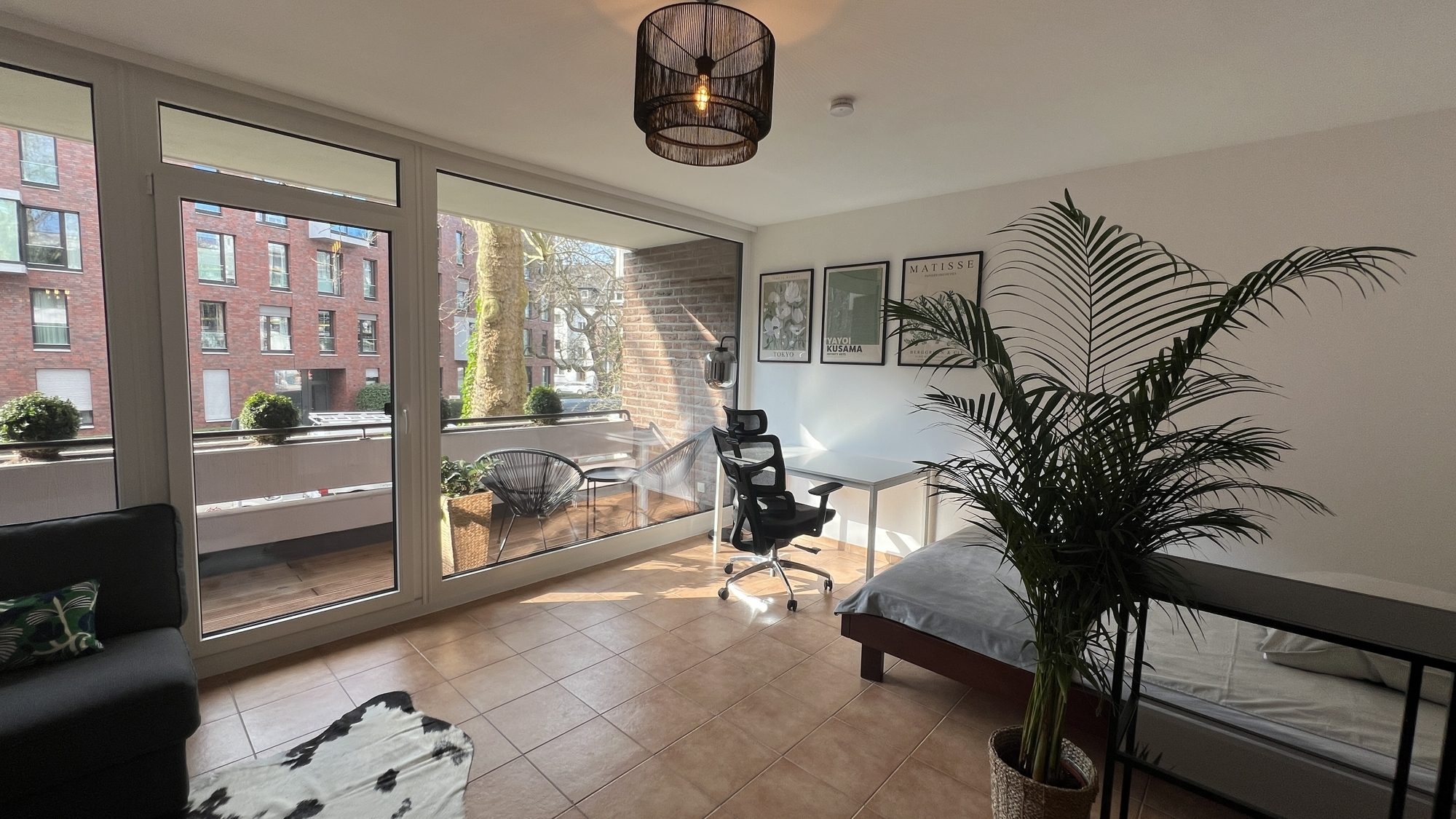 Immobilienangebot - Düsseldorf - Alle - Stilvoll möbliertes Apartment mit Balkon und Fußbodenheizung in begehrter Lage von Oberkassel