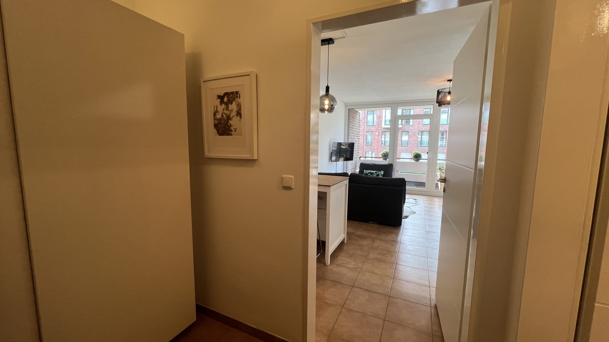 Immobilienangebot - Düsseldorf - Alle - Stilvoll möbliertes Apartment mit Balkon und Fußbodenheizung in begehrter Lage von Oberkassel