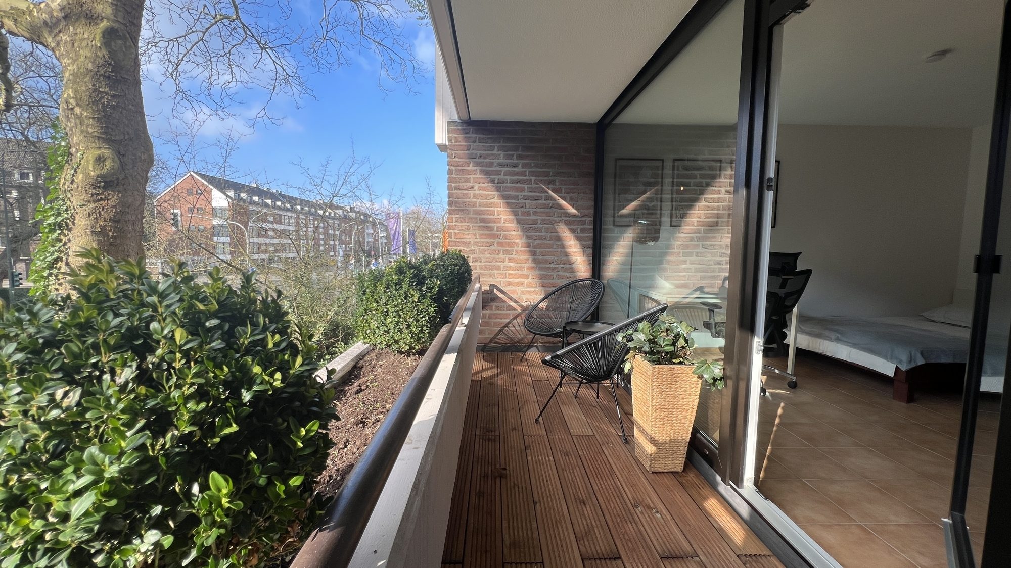 Immobilienangebot - Düsseldorf - Alle - Stilvoll möbliertes Apartment mit Balkon und Fußbodenheizung in begehrter Lage von Oberkassel