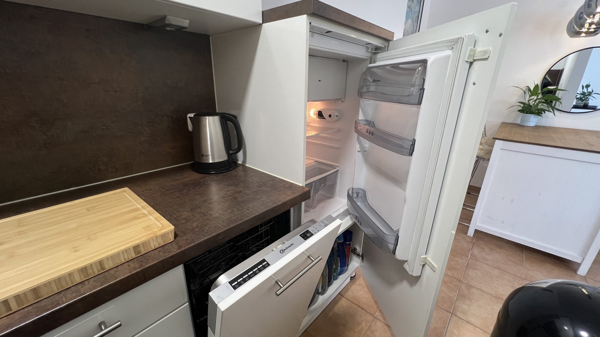 Immobilienangebot - Düsseldorf - Alle - Stilvoll möbliertes Apartment mit Balkon und Fußbodenheizung in begehrter Lage von Oberkassel