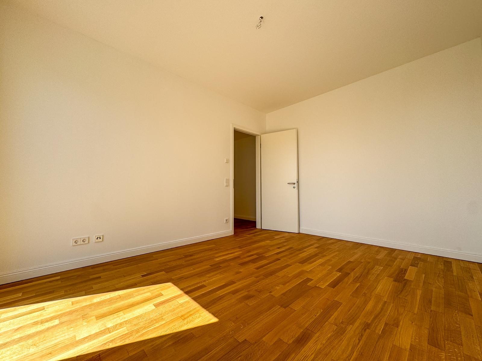 Immobilienangebot - Düsseldorf - Alle - Heinrich Heine Gärten: repräsentative 3-Zimmer-Wohnung mit Süd-West-Balkon und Dachterrasse!