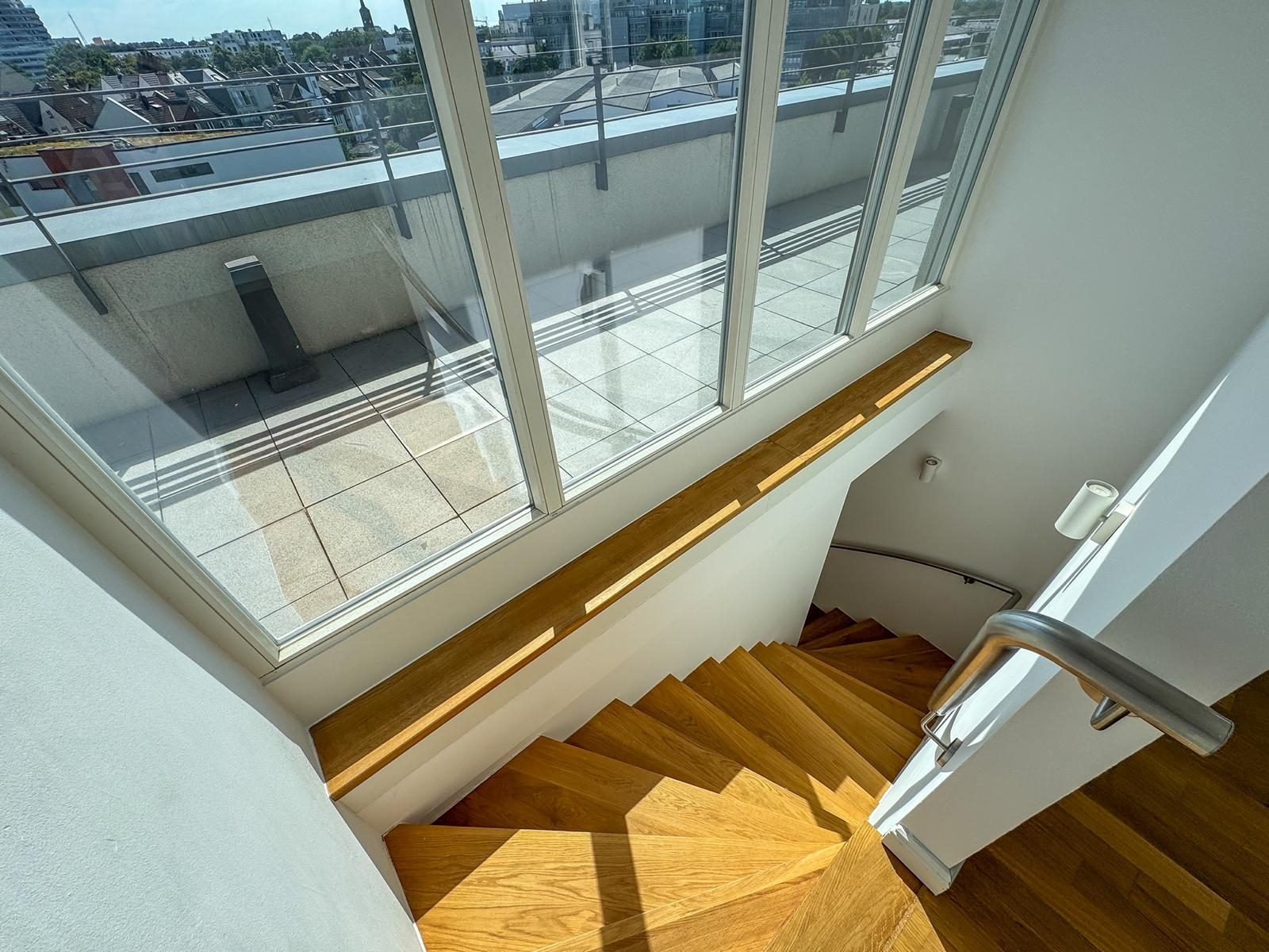 Immobilienangebot - Düsseldorf - Alle - Heinrich Heine Gärten: repräsentative 3-Zimmer-Wohnung mit Süd-West-Balkon und Dachterrasse!