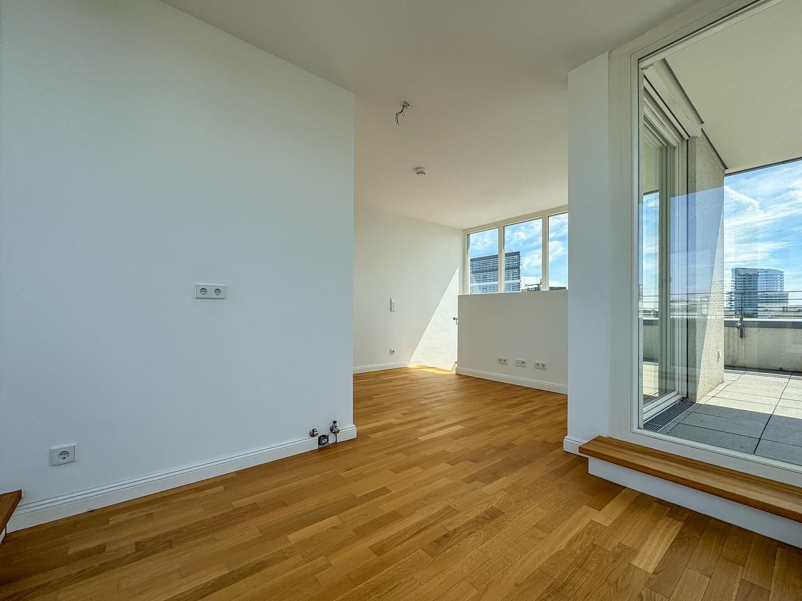 Immobilienangebot - Düsseldorf - Alle - Heinrich Heine Gärten: repräsentative 3-Zimmer-Wohnung mit Süd-West-Balkon und Dachterrasse!