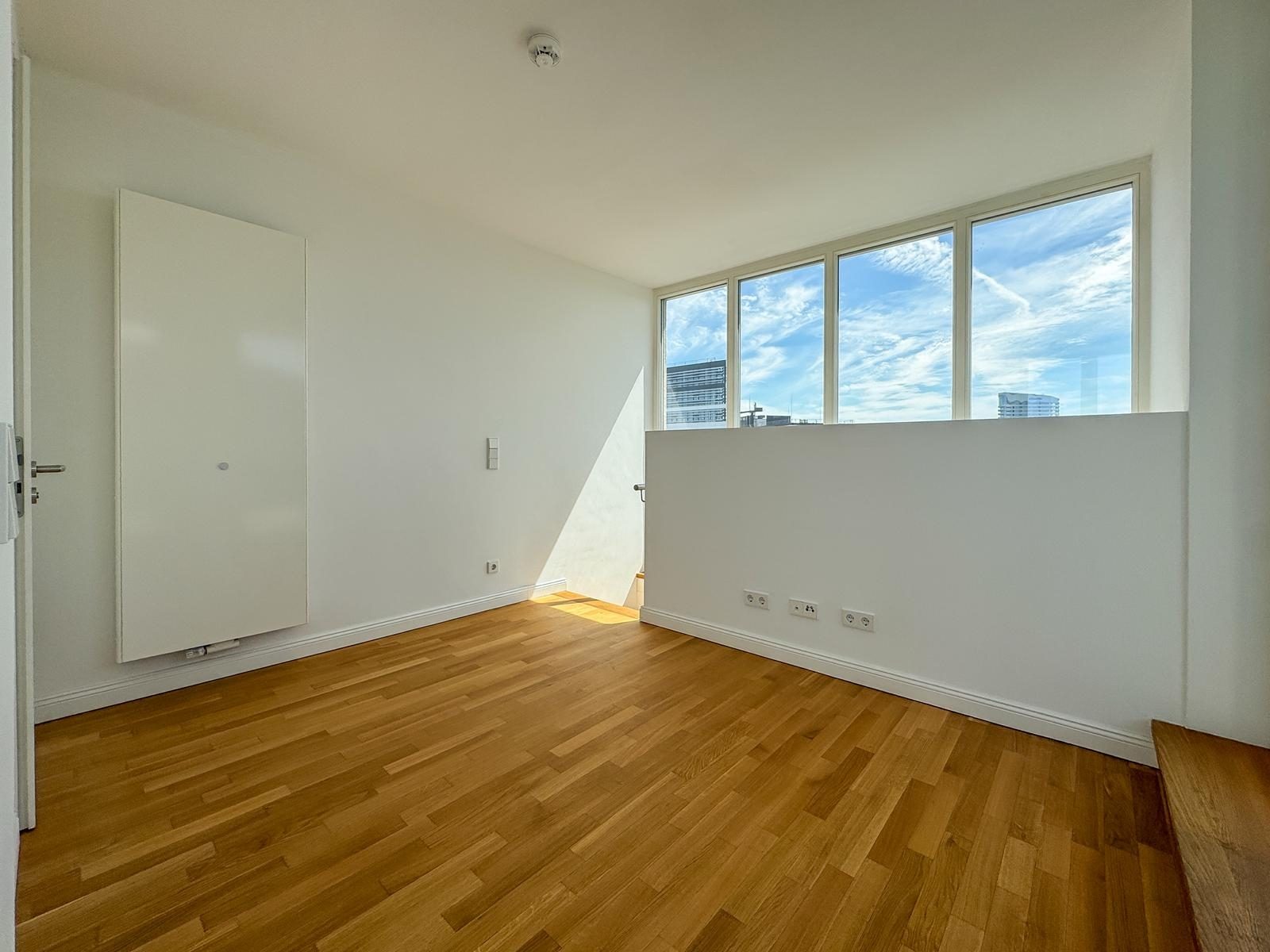 Immobilienangebot - Düsseldorf - Alle - Heinrich Heine Gärten: repräsentative 3-Zimmer-Wohnung mit Süd-West-Balkon und Dachterrasse!
