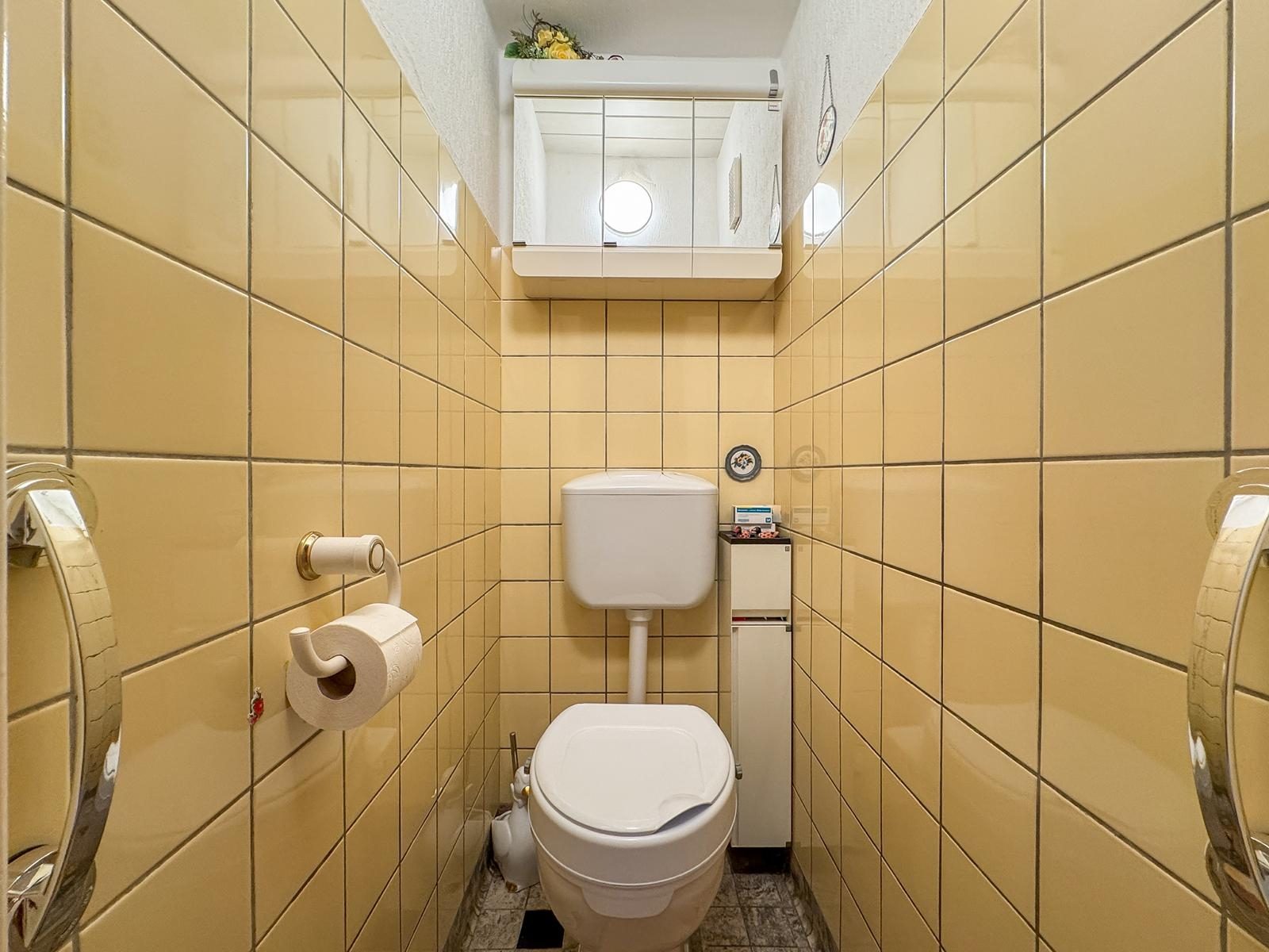 Immobilienangebot - Düsseldorf - Alle - Unterbilk: Raum für Ihre Ideen – 4-Zimmer-Wohnung mit zwei Balkonen und Rheinturmblick