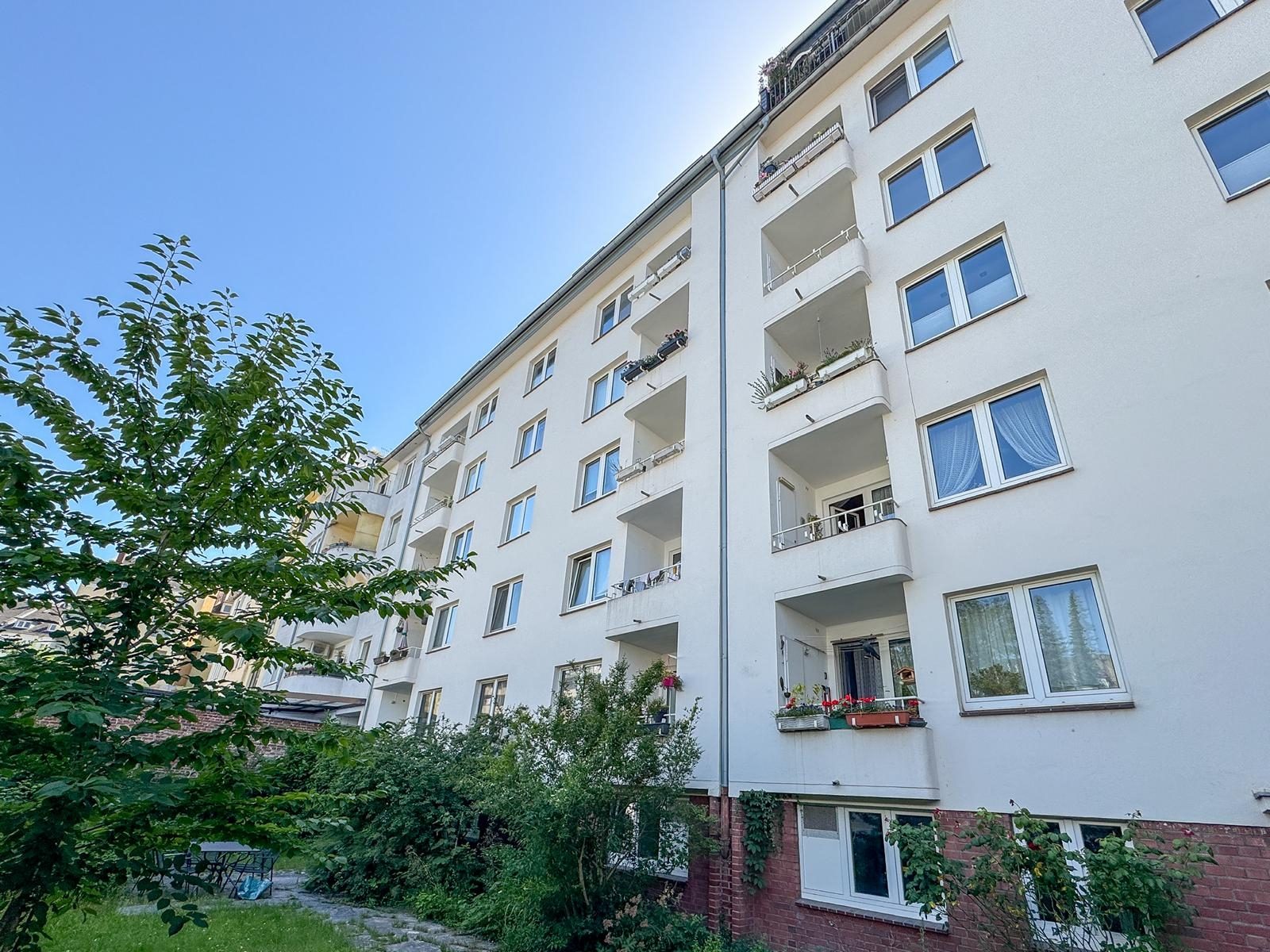 Immobilienangebot - Düsseldorf - Alle - Unterbilk: Raum für Ihre Ideen – 4-Zimmer-Wohnung mit zwei Balkonen und Rheinturmblick