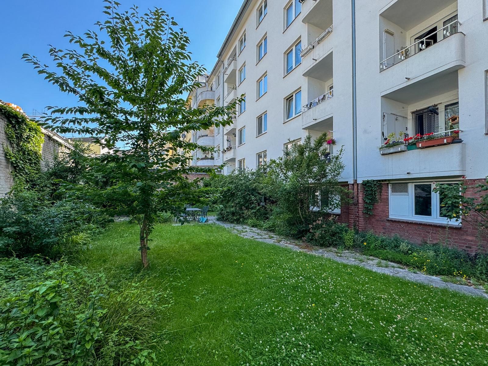 Immobilienangebot - Düsseldorf - Alle - Unterbilk: Raum für Ihre Ideen – 4-Zimmer-Wohnung mit zwei Balkonen und Rheinturmblick