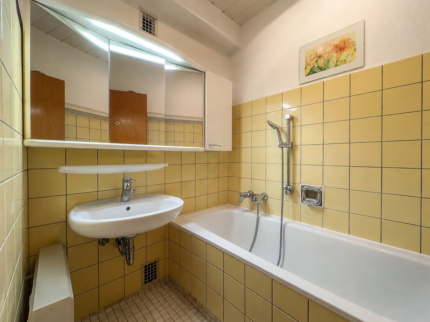 Immobilienangebot - Düsseldorf - Alle - Unterbilk: Raum für Ihre Ideen – 4-Zimmer-Wohnung mit zwei Balkonen und Rheinturmblick