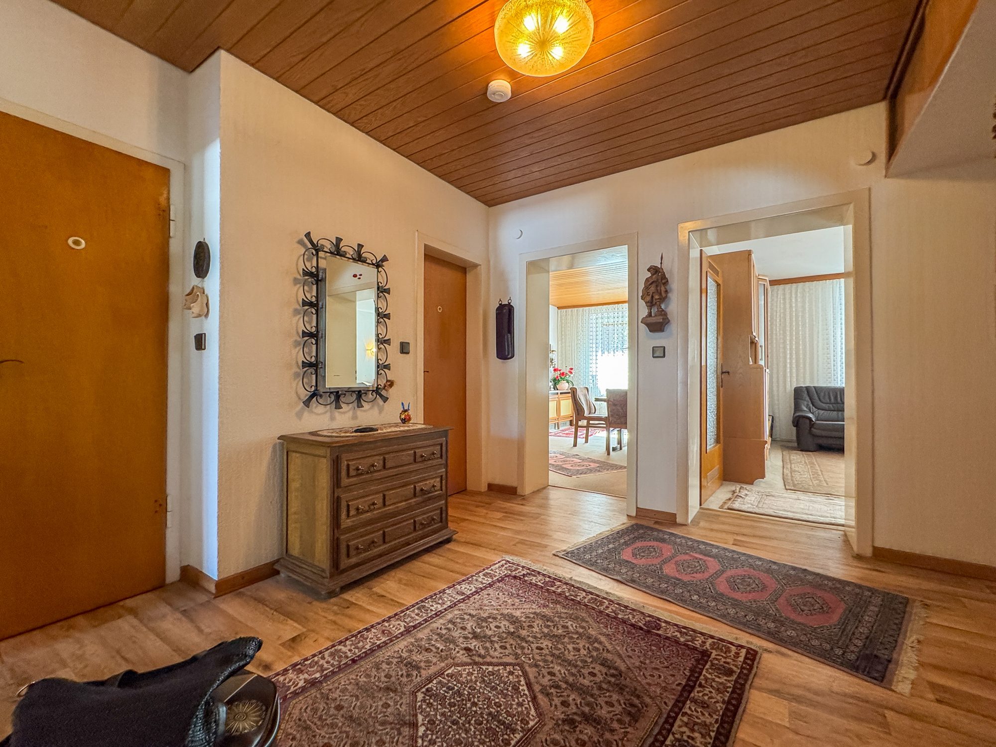 Immobilienangebot - Düsseldorf - Alle - Unterbilk: Raum für Ihre Ideen – 4-Zimmer-Wohnung mit zwei Balkonen und Rheinturmblick