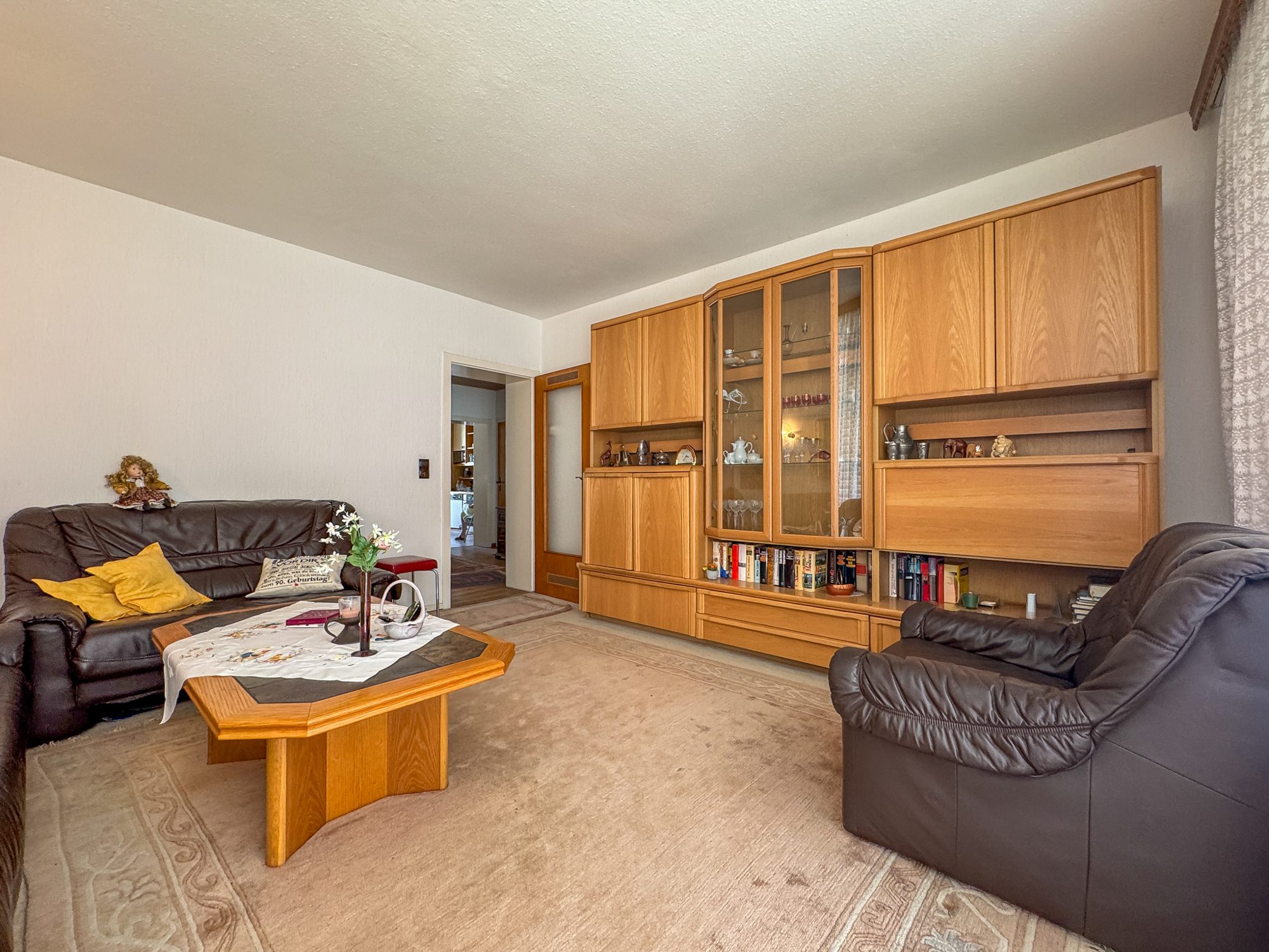 Immobilienangebot - Düsseldorf - Alle - Unterbilk: Raum für Ihre Ideen – 4-Zimmer-Wohnung mit zwei Balkonen und Rheinturmblick