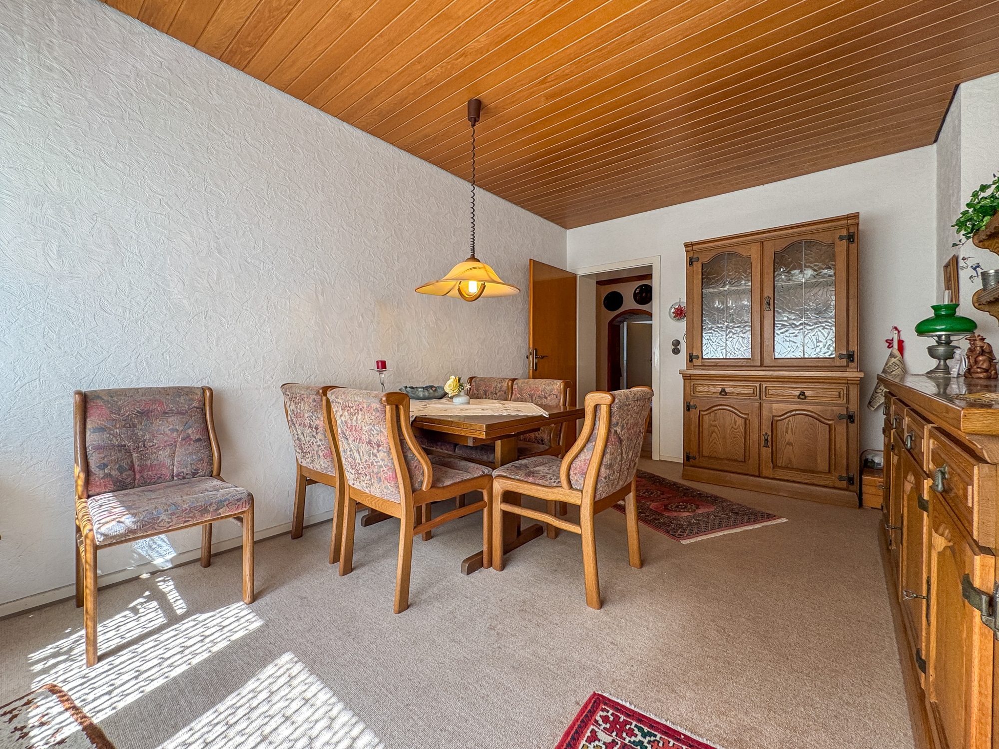 Immobilienangebot - Düsseldorf - Alle - Unterbilk: Raum für Ihre Ideen – 4-Zimmer-Wohnung mit zwei Balkonen und Rheinturmblick