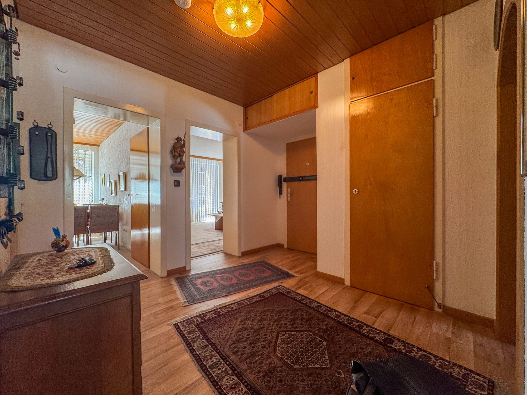 Immobilienangebot - Düsseldorf - Alle - Unterbilk: Raum für Ihre Ideen – 4-Zimmer-Wohnung mit zwei Balkonen und Rheinturmblick