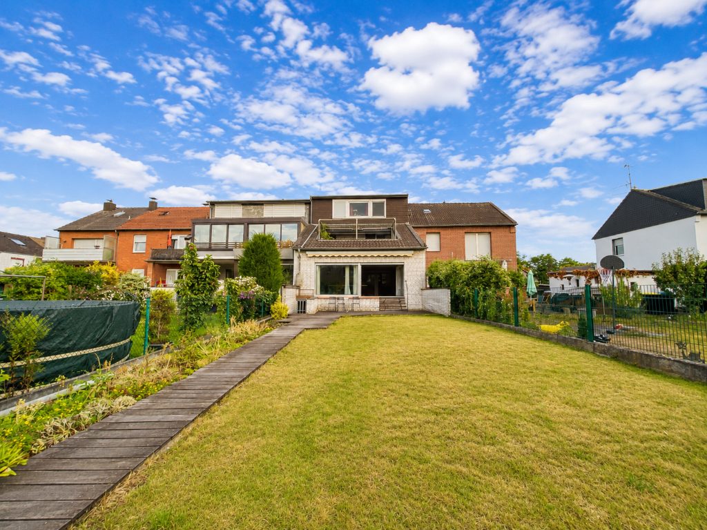 Immobilienangebot - Kaarst / Holzbüttgen - Alle - Holzbüttgen: gepflegtes Ein-/Zweifamilienhaus mit vielseitigen Nutzungsmöglichkeiten in ruhiger Lage