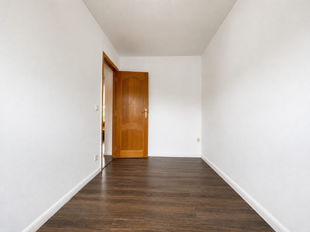 Immobilienangebot - Kaarst / Holzbüttgen - Alle - Holzbüttgen: gepflegtes Ein-/Zweifamilienhaus mit vielseitigen Nutzungsmöglichkeiten in ruhiger Lage