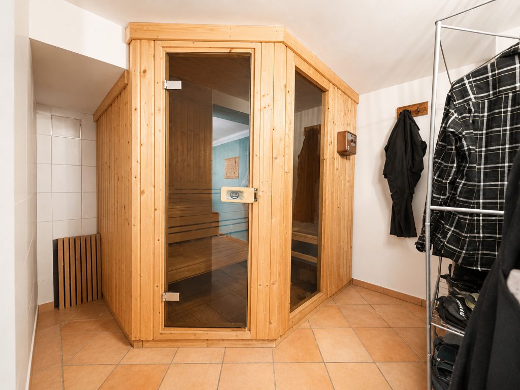 Immobilienangebot - Kaarst / Holzbüttgen - Alle - Holzbüttgen: gepflegtes Ein-/Zweifamilienhaus mit vielseitigen Nutzungsmöglichkeiten in ruhiger Lage
