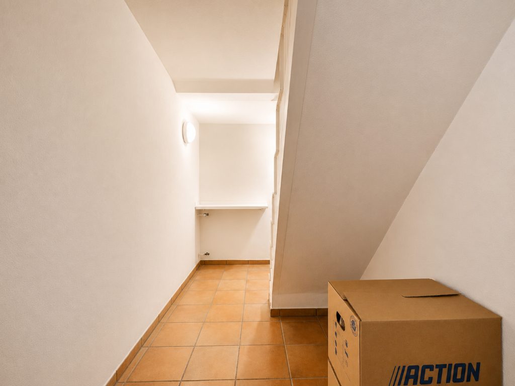 Immobilienangebot - Kaarst / Holzbüttgen - Alle - Holzbüttgen: gepflegtes Ein-/Zweifamilienhaus mit vielseitigen Nutzungsmöglichkeiten in ruhiger Lage