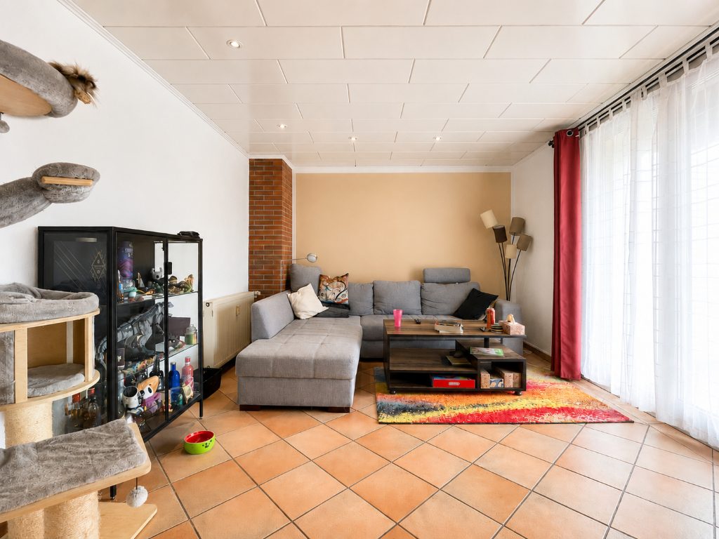 Immobilienangebot - Kaarst / Holzbüttgen - Alle - Holzbüttgen: gepflegtes Ein-/Zweifamilienhaus mit vielseitigen Nutzungsmöglichkeiten in ruhiger Lage