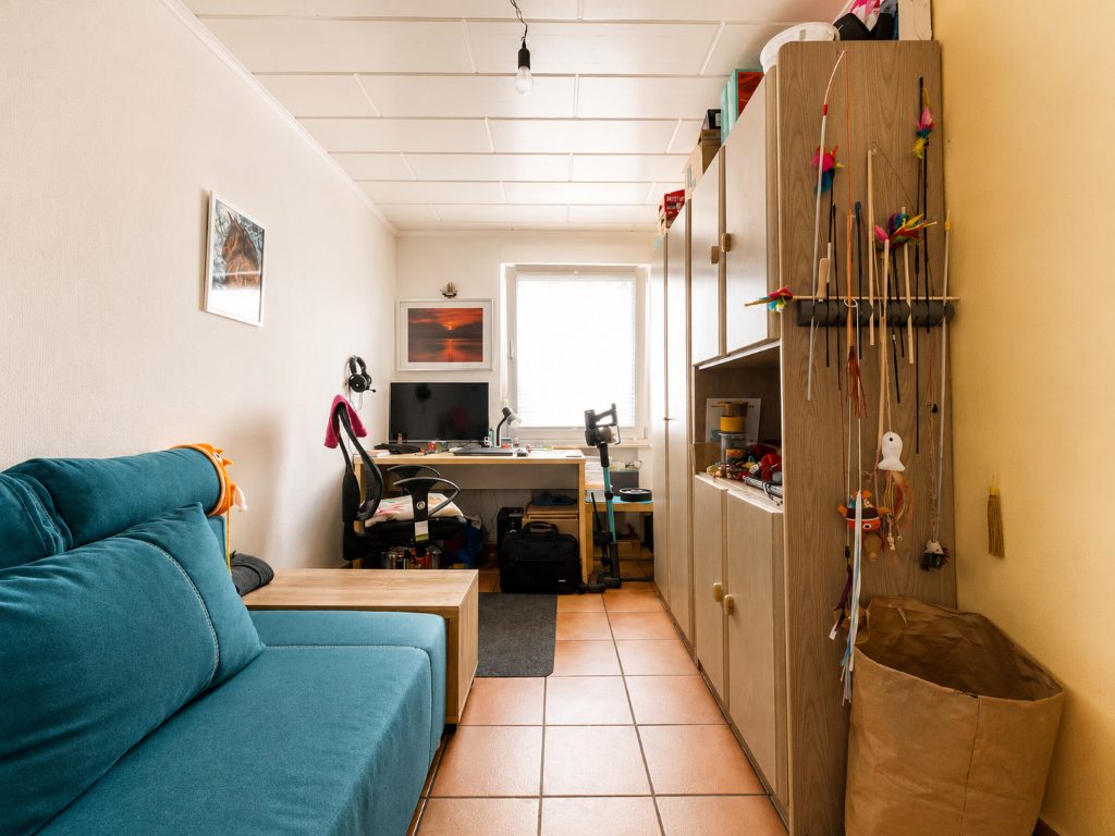 Immobilienangebot - Kaarst / Holzbüttgen - Alle - Holzbüttgen: gepflegtes Ein-/Zweifamilienhaus mit vielseitigen Nutzungsmöglichkeiten in ruhiger Lage