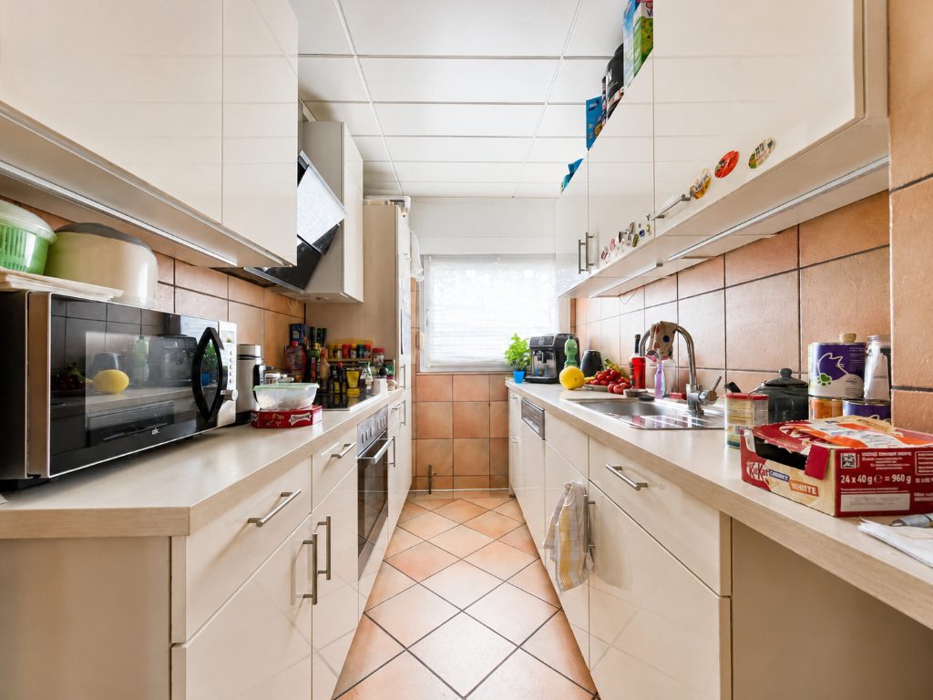 Immobilienangebot - Kaarst / Holzbüttgen - Alle - Holzbüttgen: gepflegtes Ein-/Zweifamilienhaus mit vielseitigen Nutzungsmöglichkeiten in ruhiger Lage