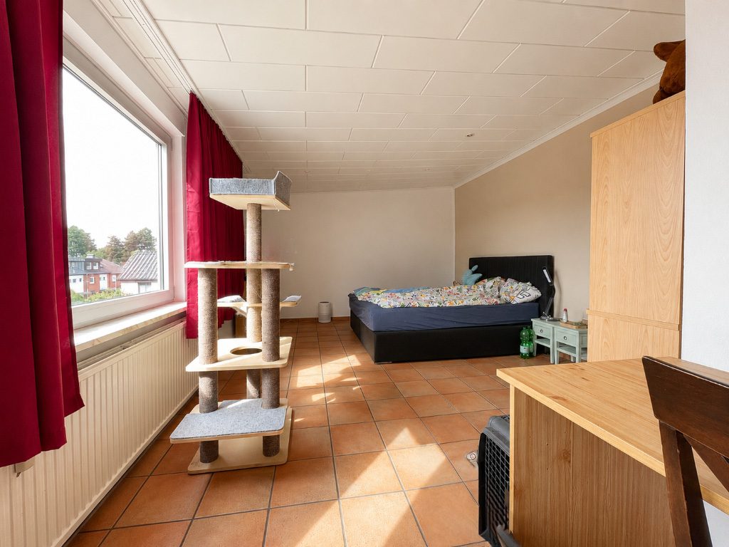 Immobilienangebot - Kaarst / Holzbüttgen - Alle - Holzbüttgen: gepflegtes Ein-/Zweifamilienhaus mit vielseitigen Nutzungsmöglichkeiten in ruhiger Lage