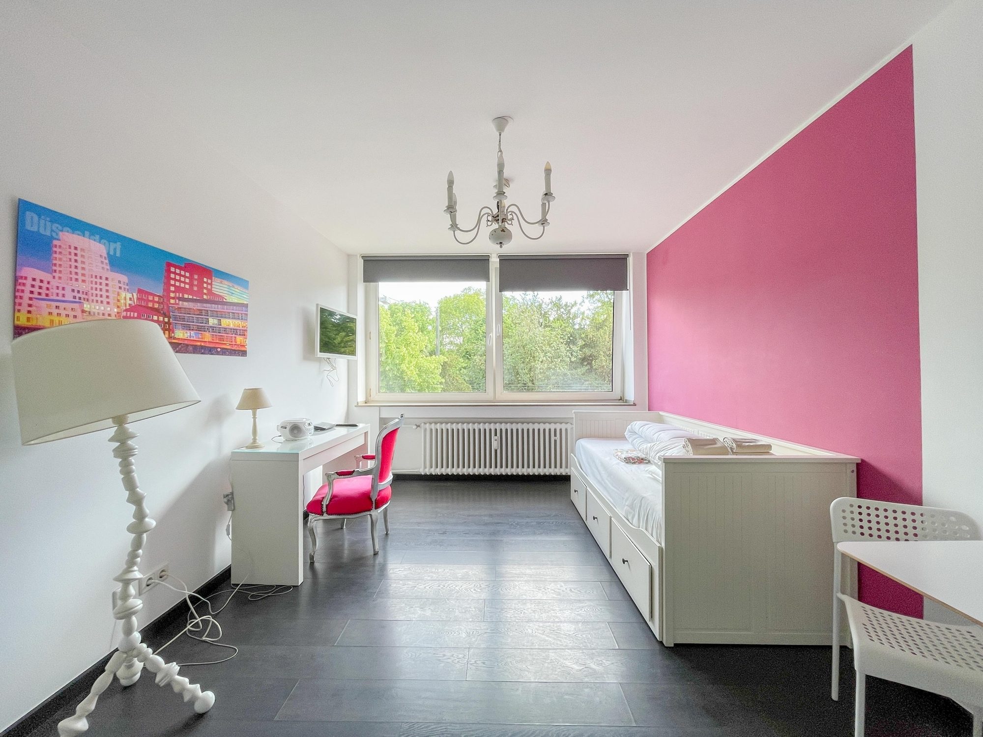 Immobilienangebot - Düsseldorf - Alle - Unterbilk: großzügige 4-Zimmer-Wohnung mit ca. 107 m² – aktuell in vier Apartments aufgeteilt