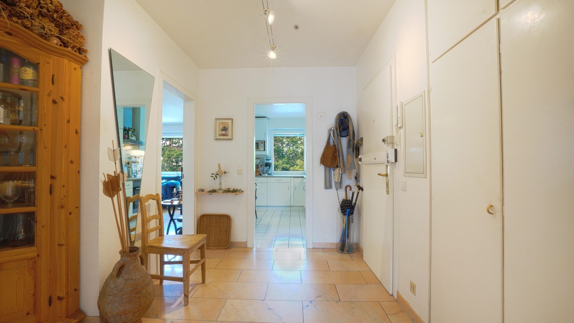 Immobilienangebot - Düsseldorf - Alle - Düsseldorf-Bilk: Ihr neues Zuhause in dieser 3-Zimmer-Wohnung – zentral, vielseitig, lebendig!