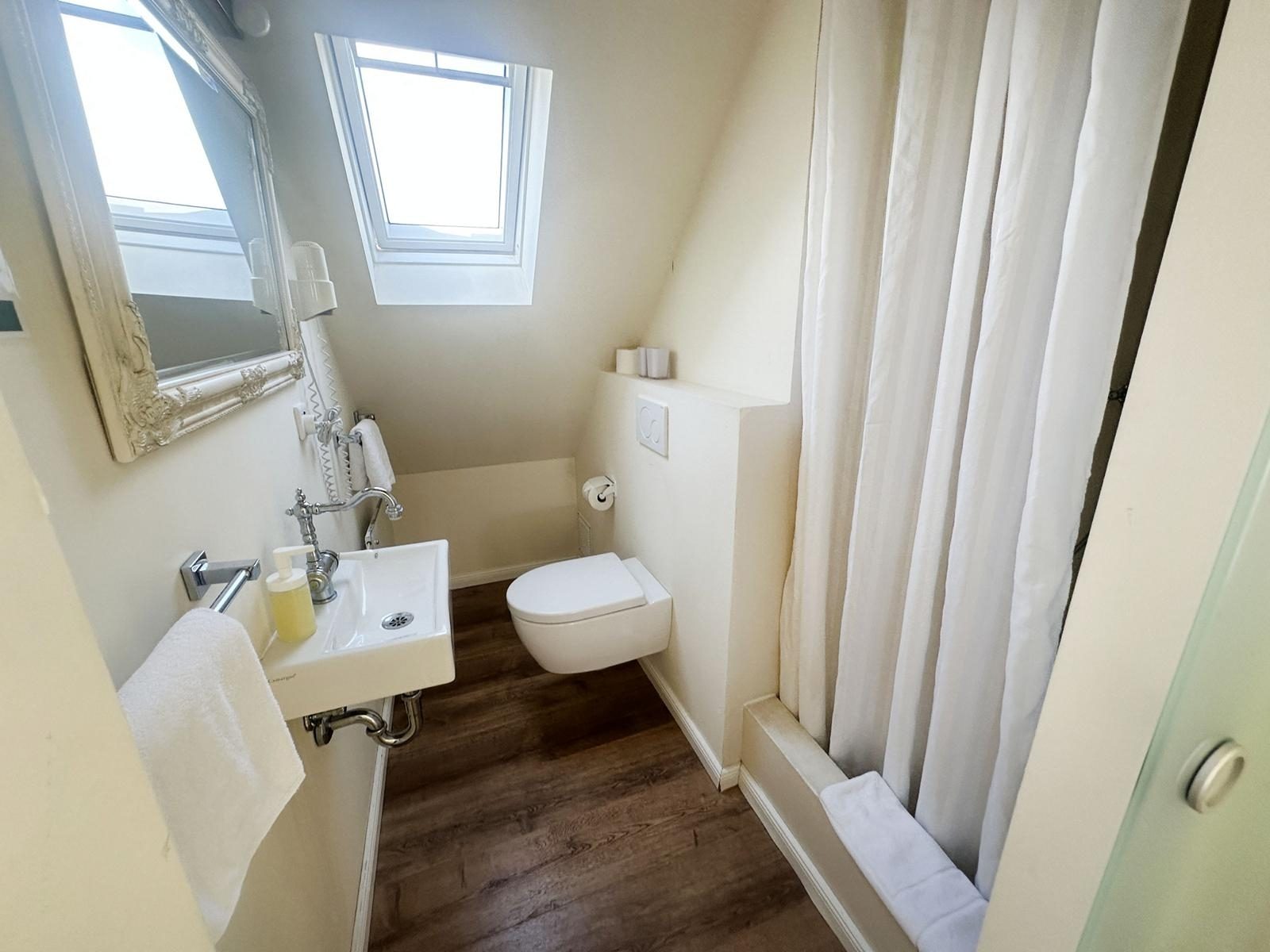 Immobilienangebot - Düsseldorf / Hamm - Alle - Attraktives Boarding-House-Konzept in Düsseldorf-Hamm – flexible Nutzung in Rheinnähe