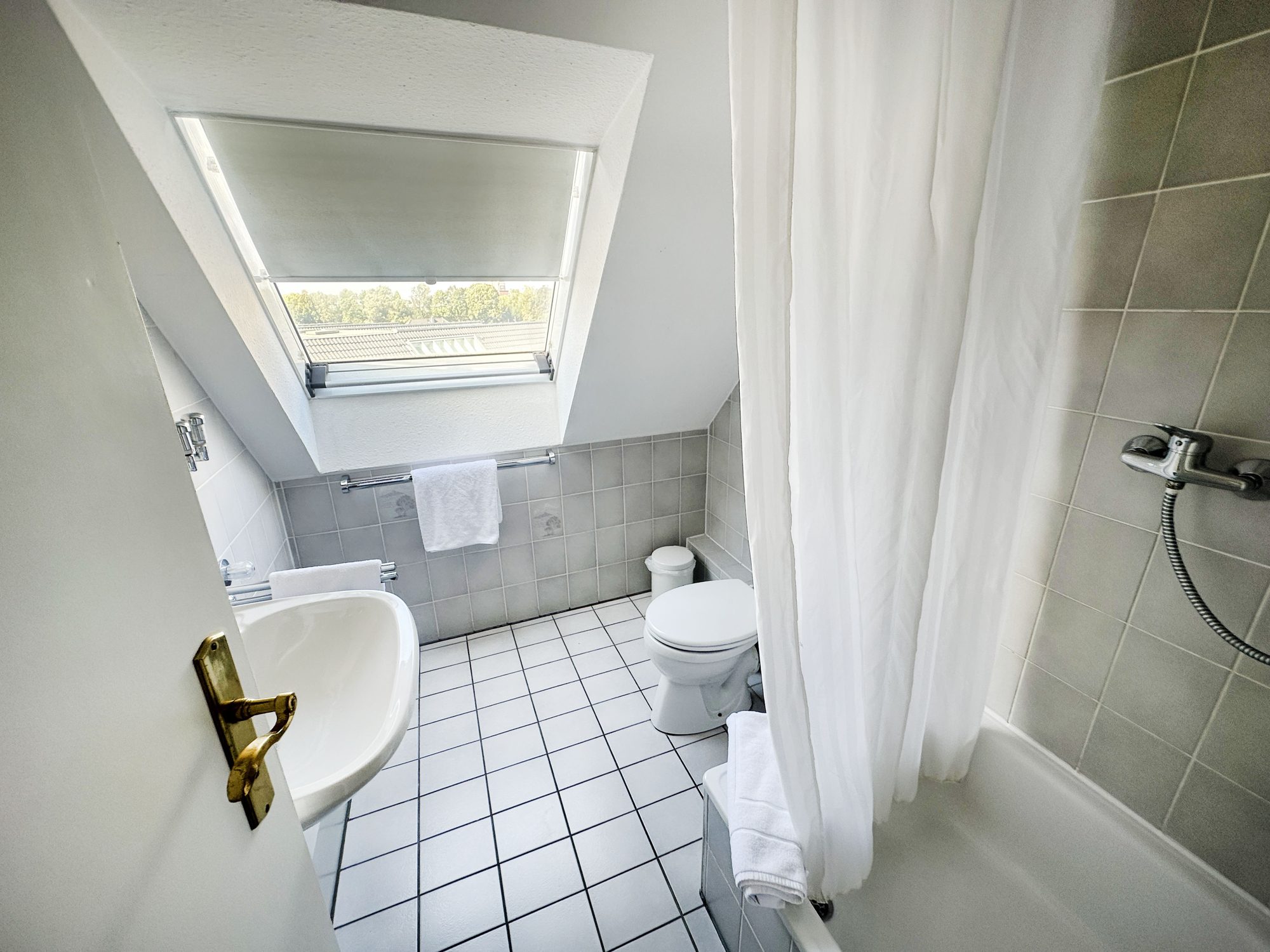 Immobilienangebot - Düsseldorf / Hamm - Alle - Hotelinvestment in Düsseldorf-Hamm – etabliertes Konzept in Rheinnähe mit Entwicklungspotenzial