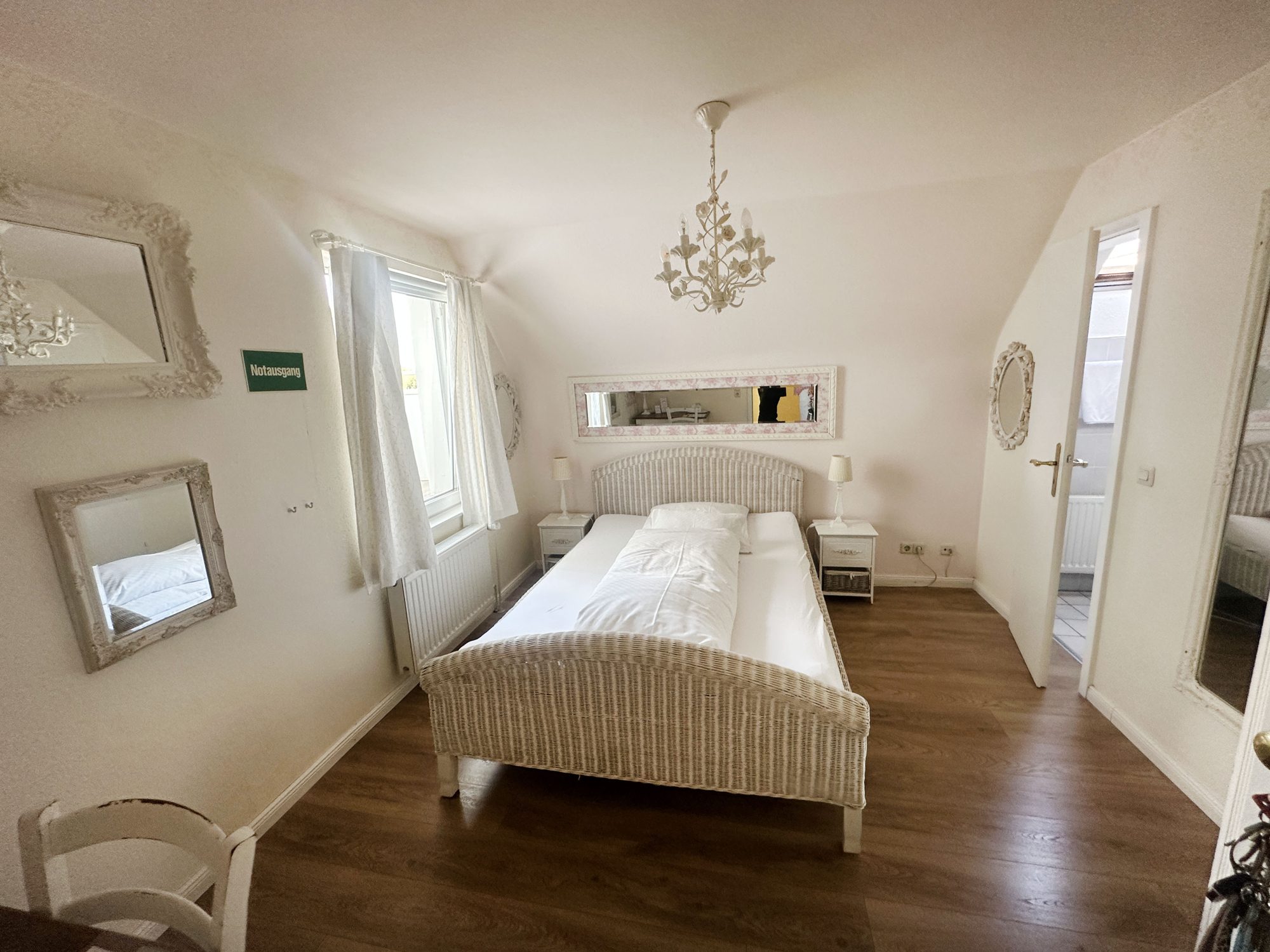 Immobilienangebot - Düsseldorf / Hamm - Alle - Hotelinvestment in Düsseldorf-Hamm – etabliertes Konzept in Rheinnähe mit Entwicklungspotenzial