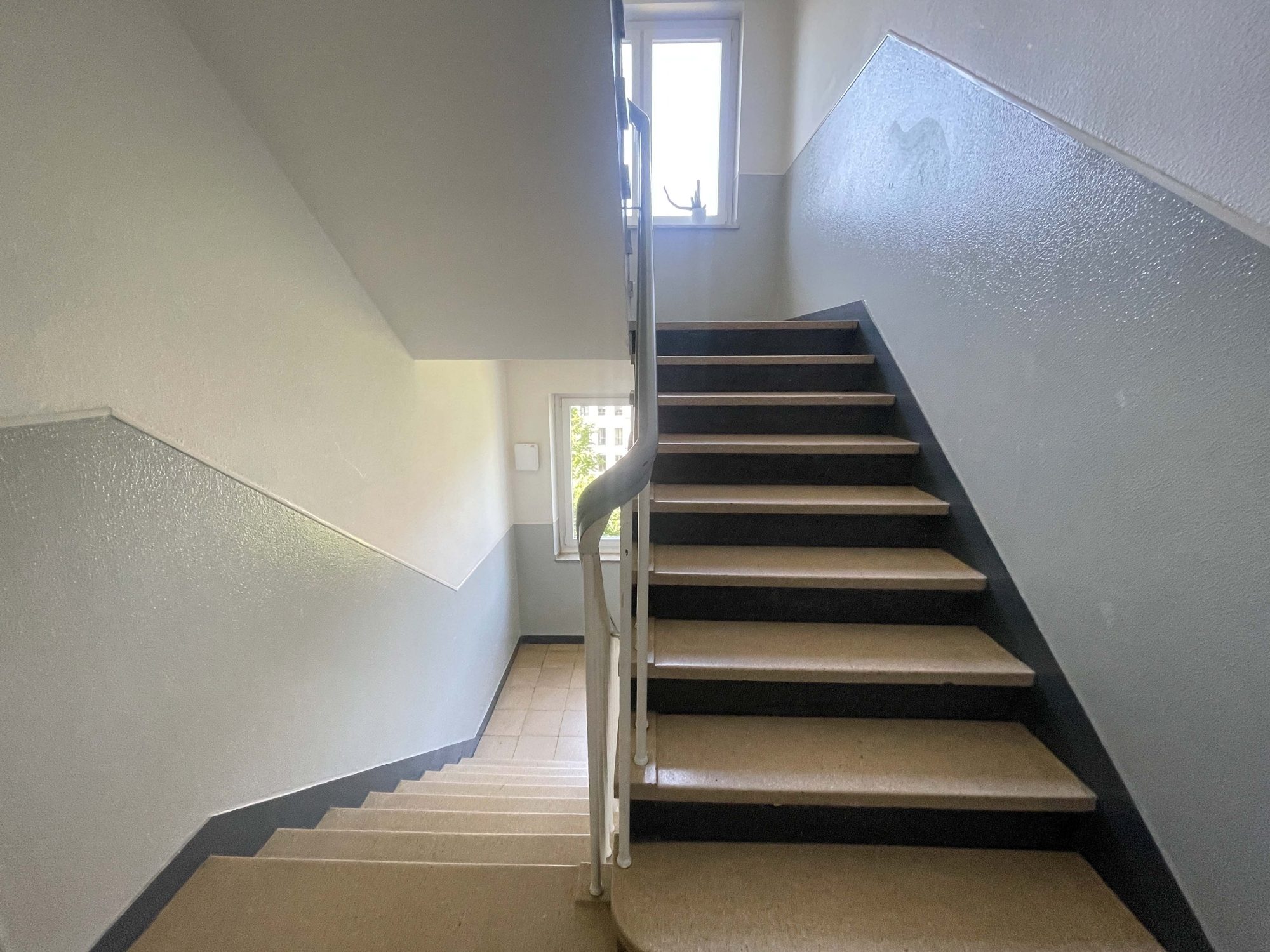 Immobilienangebot - Düsseldorf - Alle - Toplage Golzheim – gepflegtes MFH mit 12 Einheiten in unmittelbarer Rheinnähe!