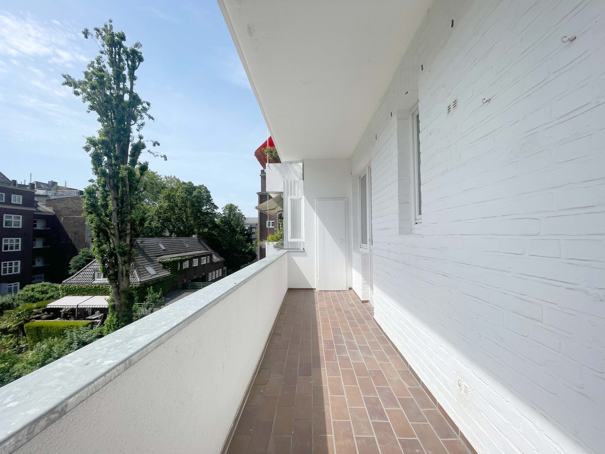 Immobilienangebot - Düsseldorf - Alle - Toplage Golzheim – gepflegtes MFH mit 12 Einheiten in unmittelbarer Rheinnähe!