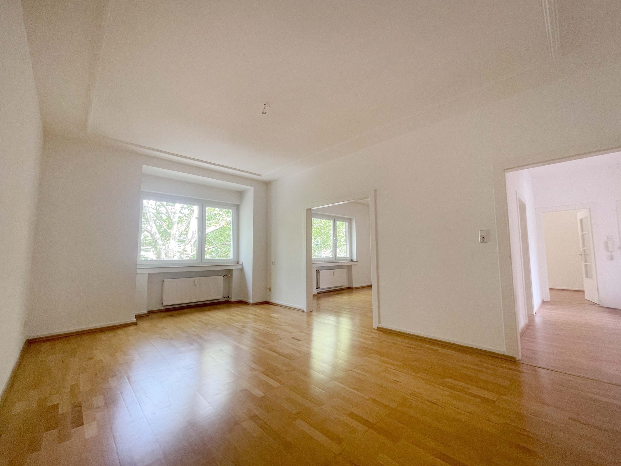 Immobilienangebot - Düsseldorf - Alle - Toplage Golzheim – gepflegtes MFH mit 12 Einheiten in unmittelbarer Rheinnähe!