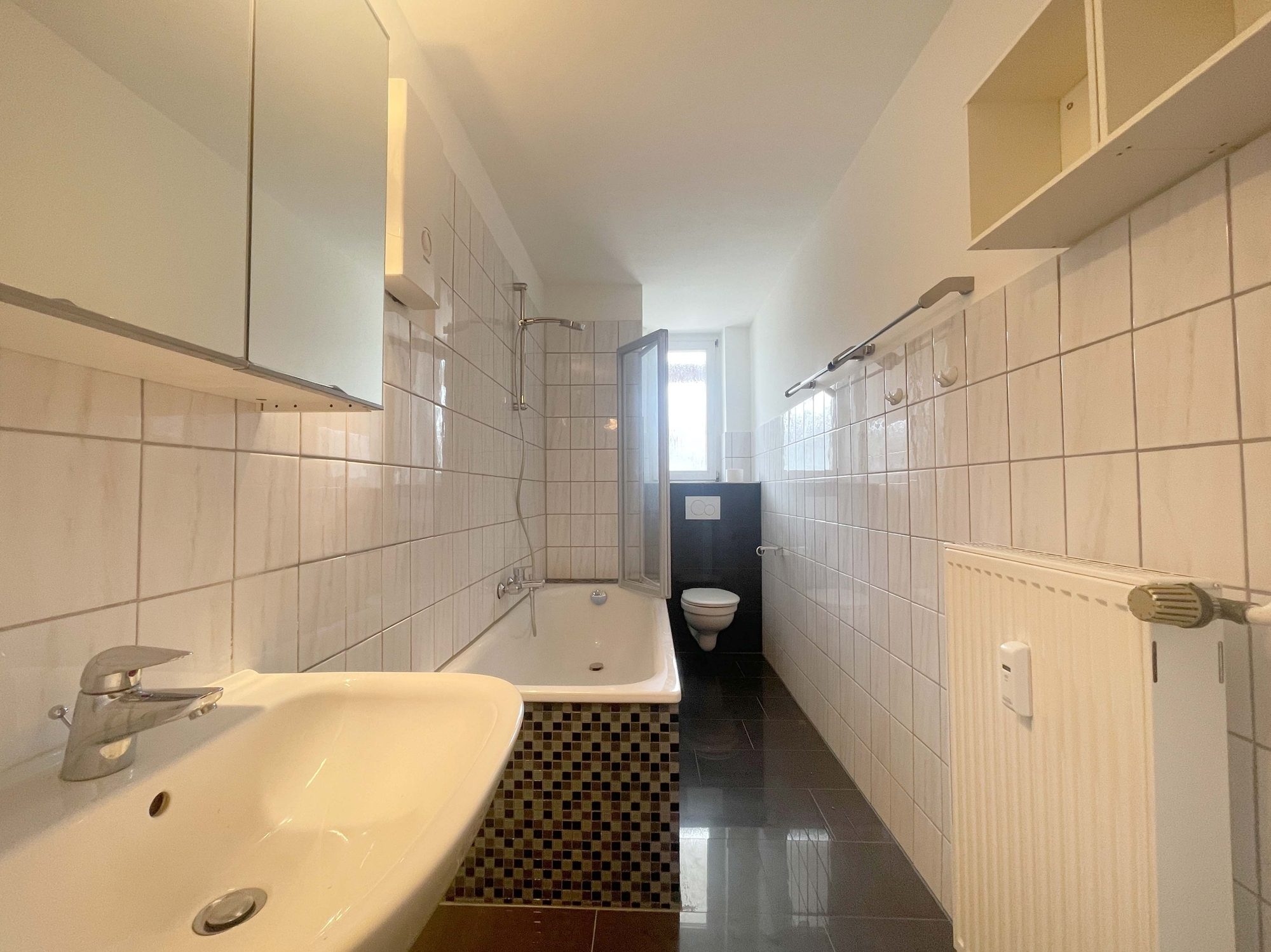 Immobilienangebot - Düsseldorf - Alle - Toplage Golzheim – gepflegtes MFH mit 12 Einheiten in unmittelbarer Rheinnähe!