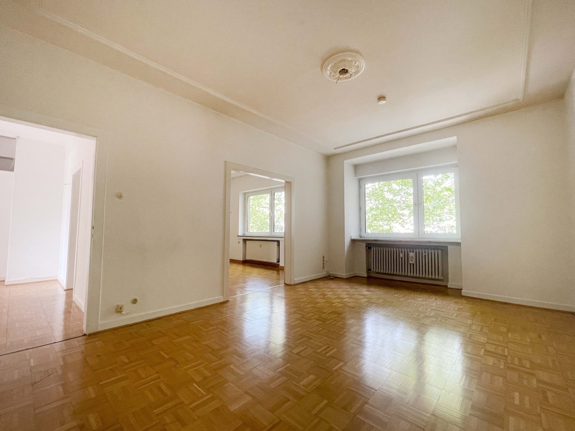 Immobilienangebot - Düsseldorf - Alle - Toplage Golzheim – gepflegtes MFH mit 12 Einheiten in unmittelbarer Rheinnähe!