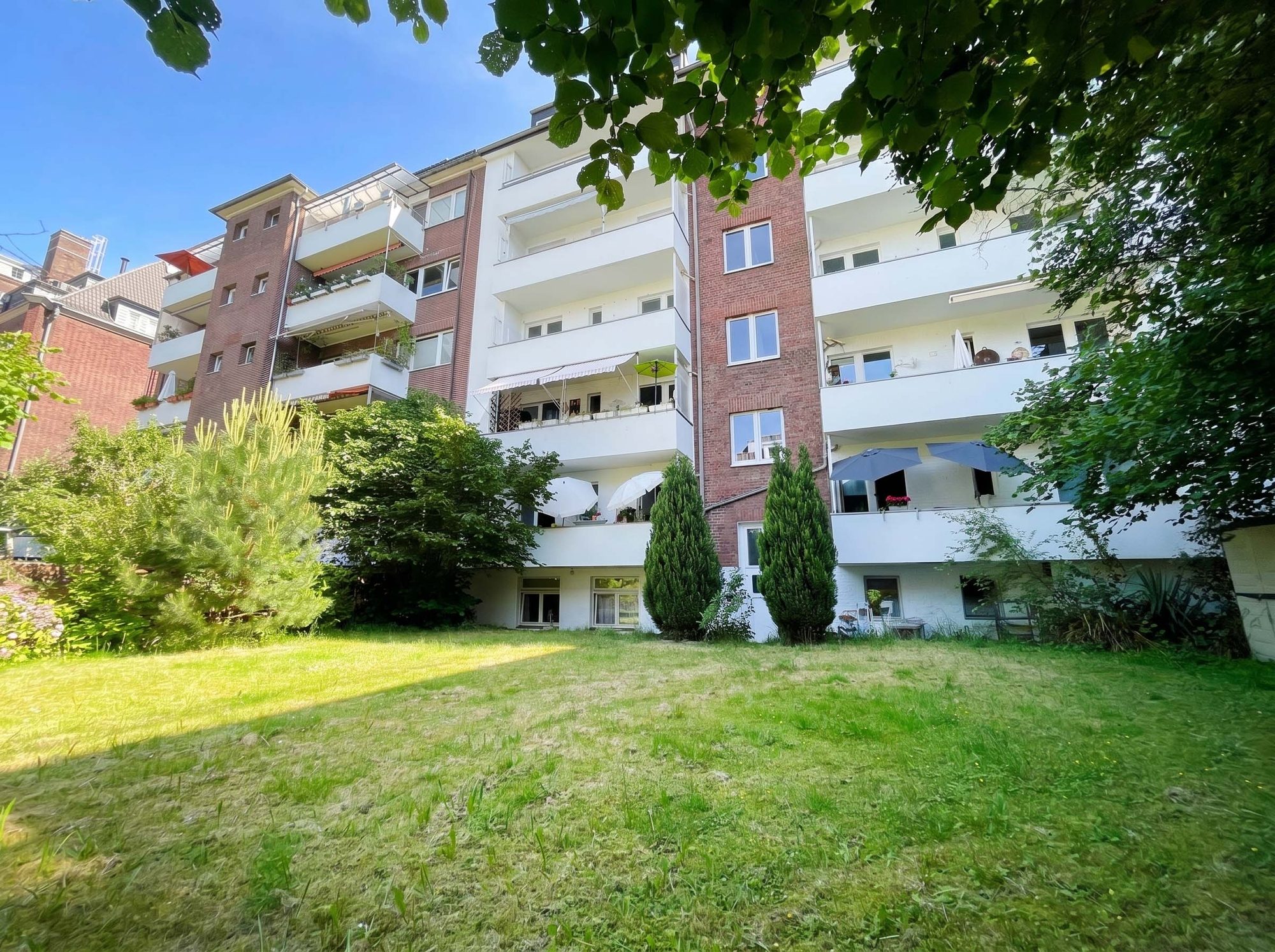 Immobilienangebot - Düsseldorf - Alle - Toplage Golzheim – gepflegtes MFH mit 12 Einheiten in unmittelbarer Rheinnähe!