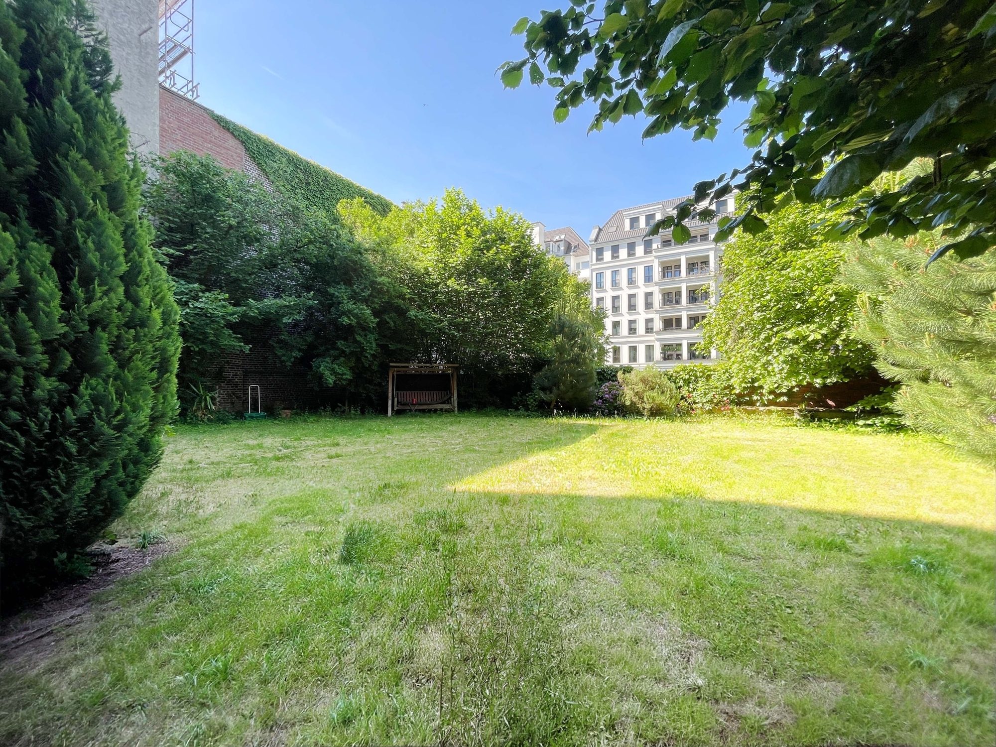 Immobilienangebot - Düsseldorf - Alle - Toplage Golzheim – gepflegtes MFH mit 12 Einheiten in unmittelbarer Rheinnähe!