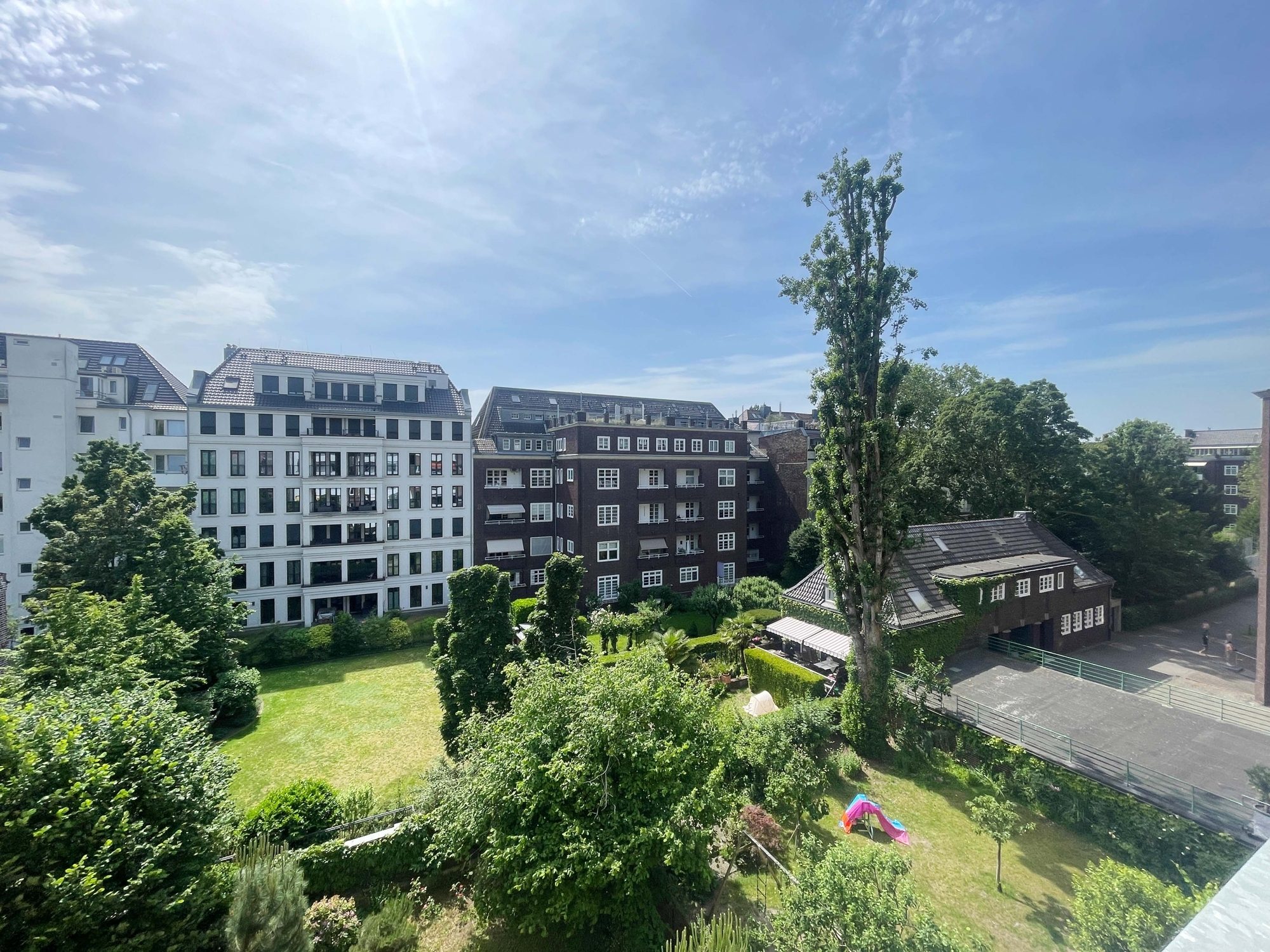 Immobilienangebot - Düsseldorf - Alle - Toplage Golzheim – gepflegtes MFH mit 12 Einheiten in unmittelbarer Rheinnähe!