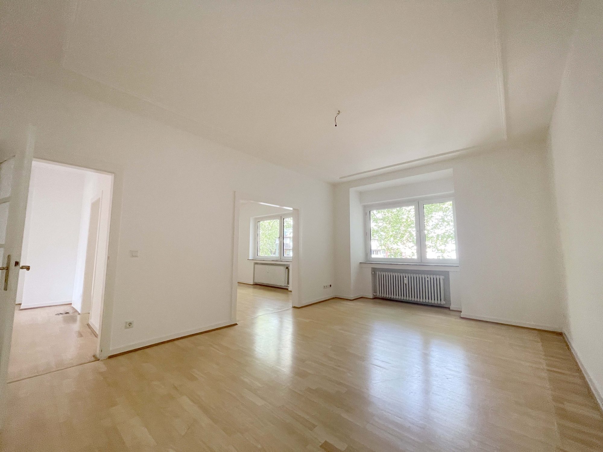 Immobilienangebot - Düsseldorf - Alle - Toplage Golzheim – gepflegtes MFH mit 12 Einheiten in unmittelbarer Rheinnähe!