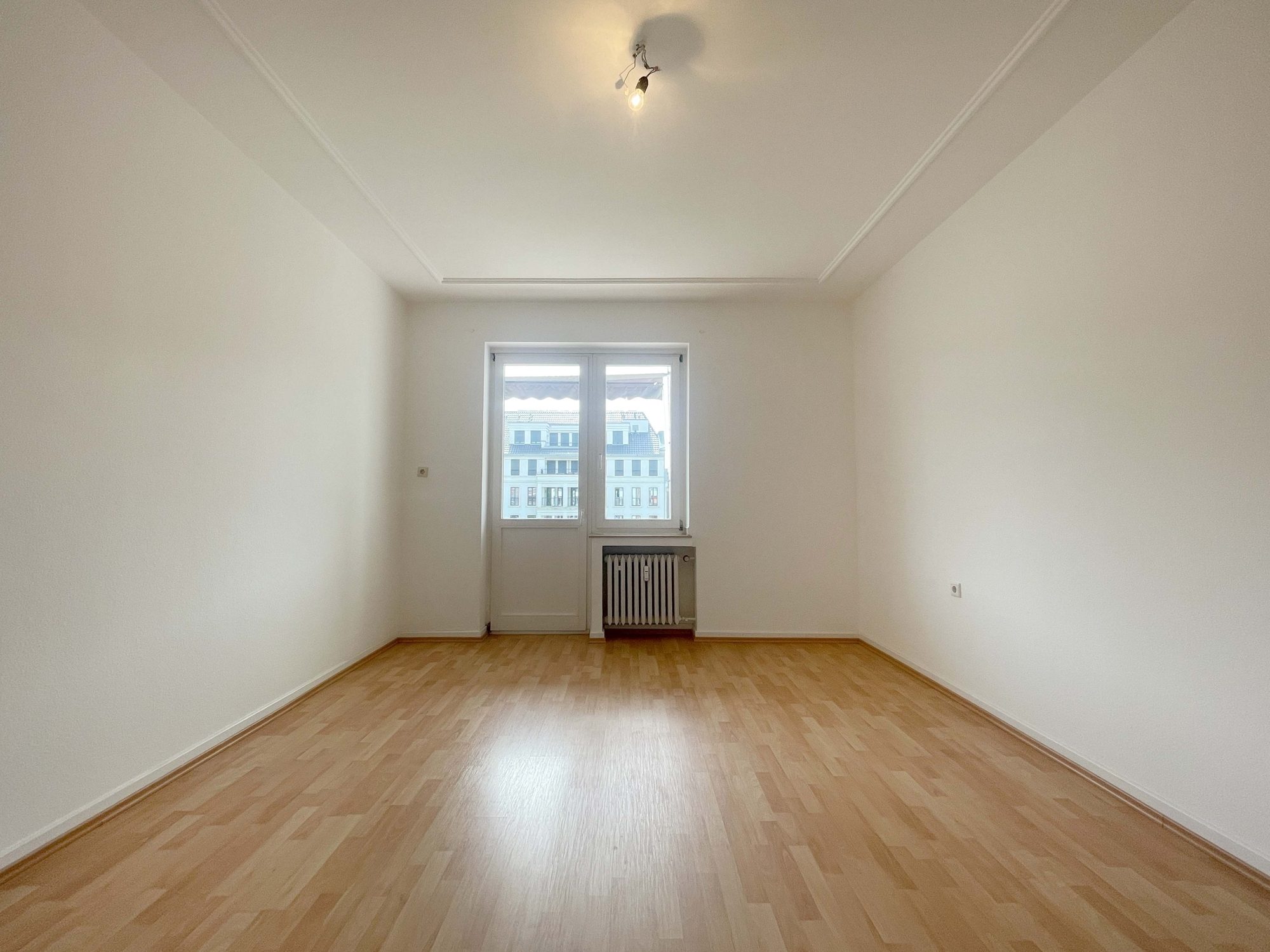 Immobilienangebot - Düsseldorf - Alle - Toplage Golzheim – gepflegtes MFH mit 12 Einheiten in unmittelbarer Rheinnähe!