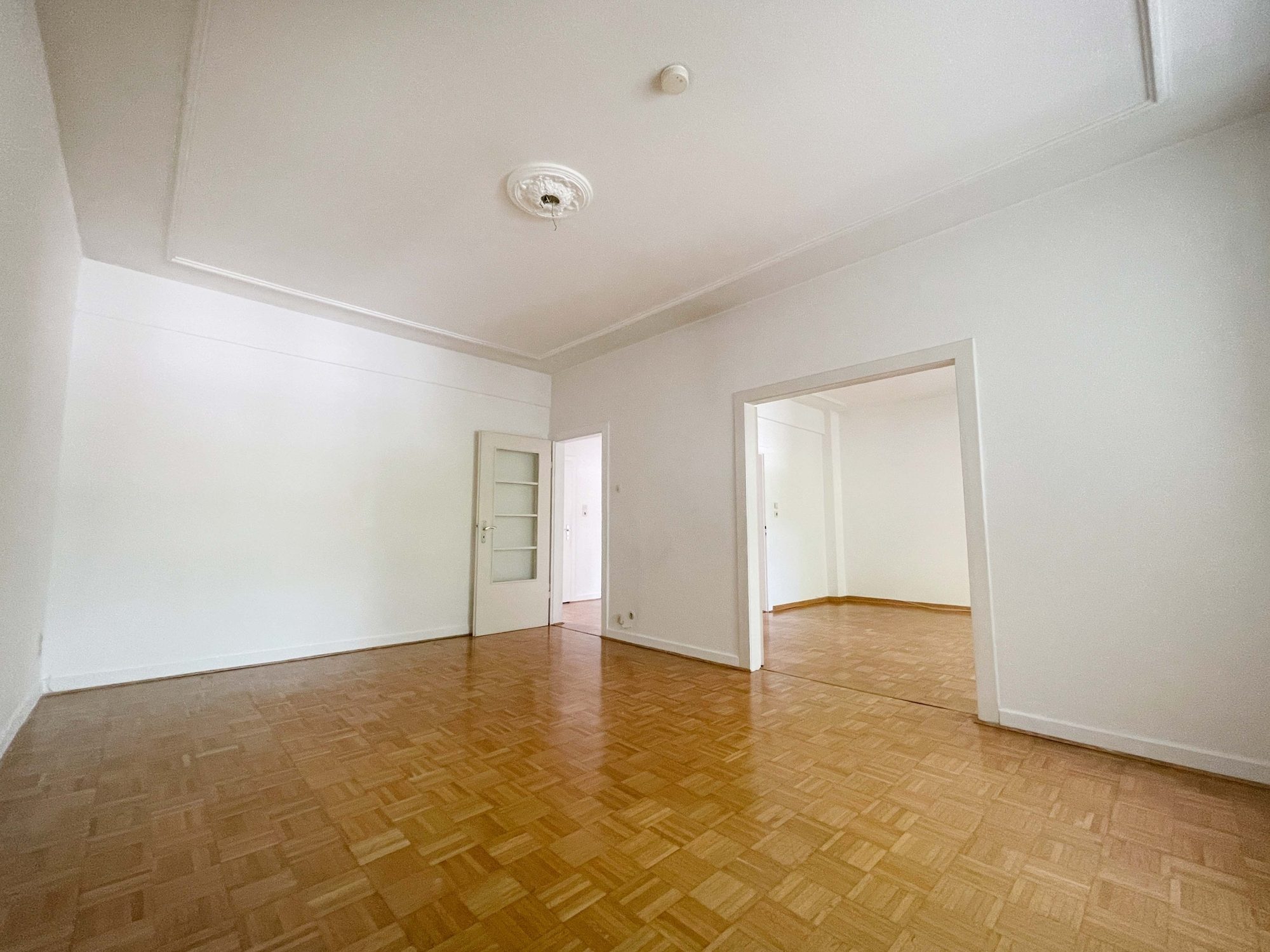 Immobilienangebot - Düsseldorf - Alle - Toplage Golzheim – gepflegtes MFH mit 12 Einheiten in unmittelbarer Rheinnähe!