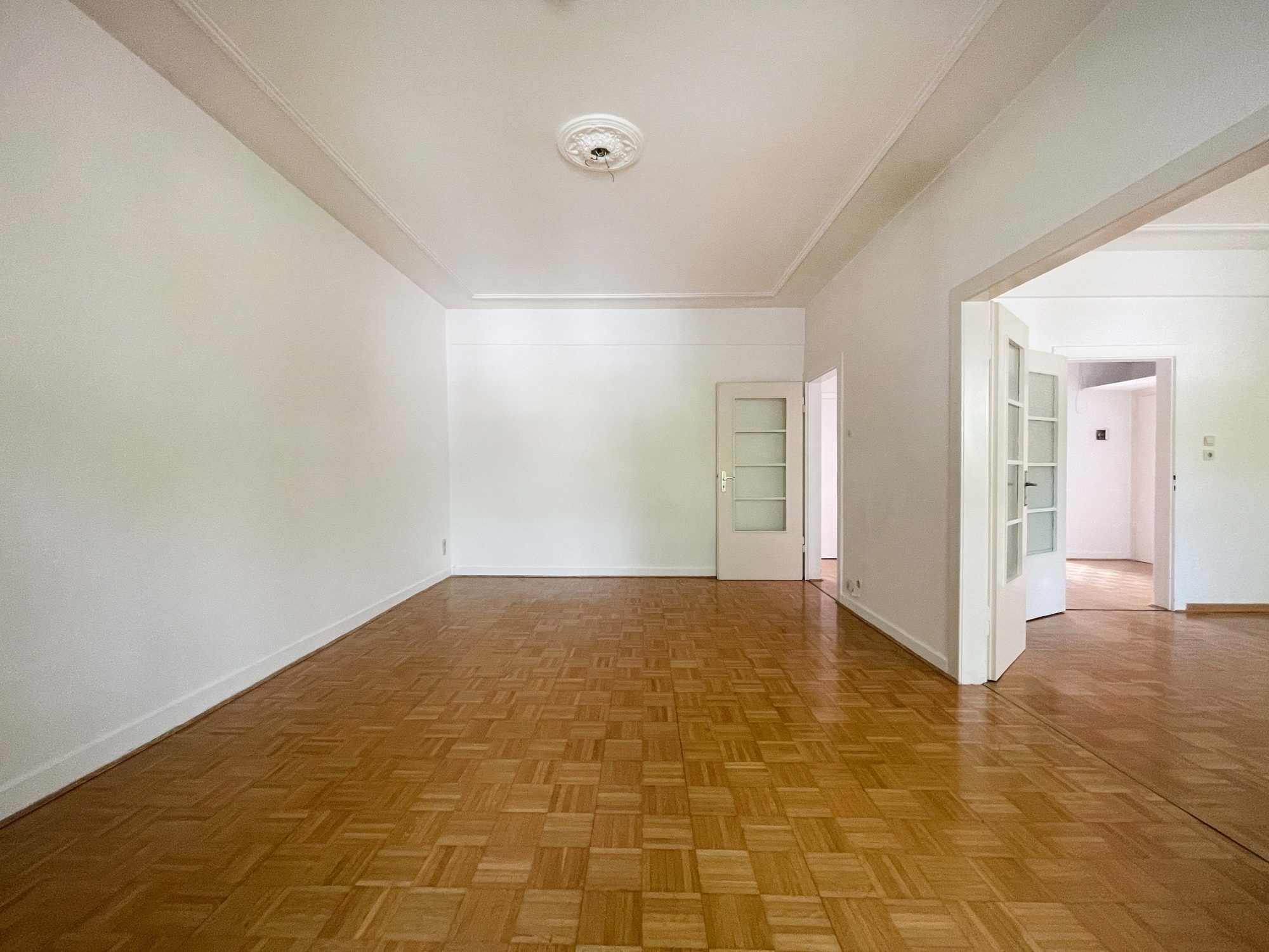 Immobilienangebot - Düsseldorf - Alle - Toplage Golzheim – gepflegtes MFH mit 12 Einheiten in unmittelbarer Rheinnähe!
