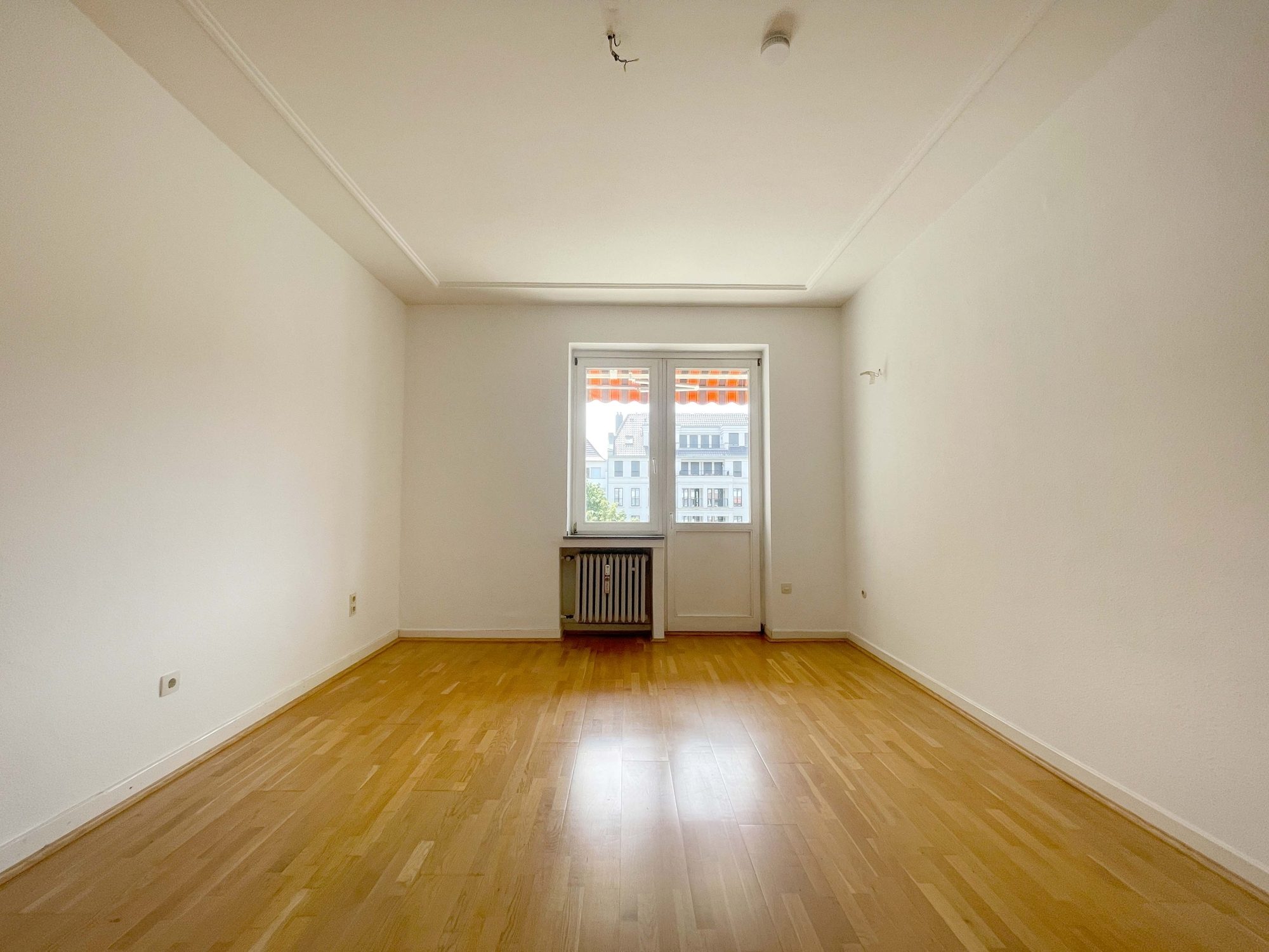 Immobilienangebot - Düsseldorf - Alle - Toplage Golzheim – gepflegtes MFH mit 12 Einheiten in unmittelbarer Rheinnähe!
